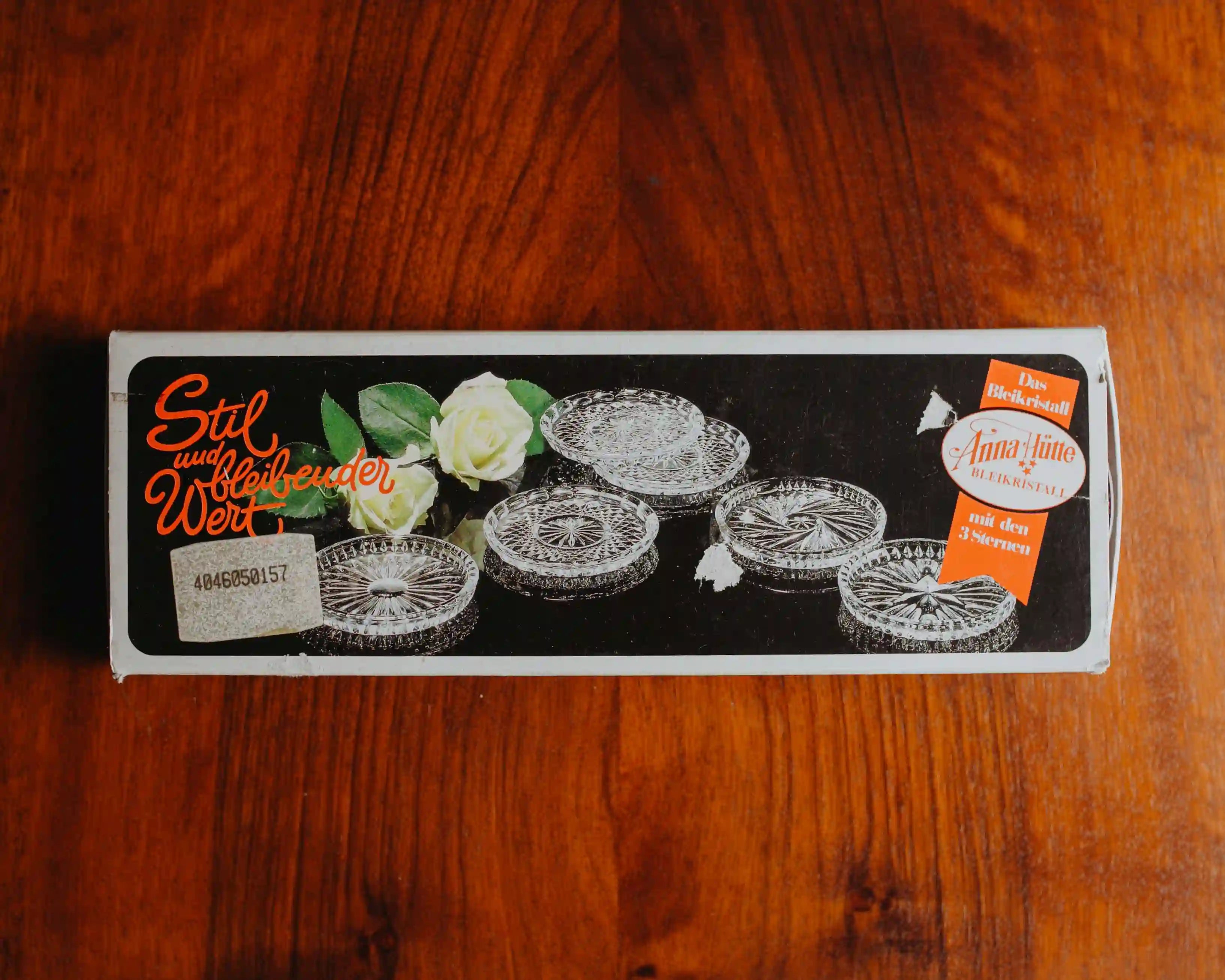 Original Verpackung von Vintage Untersetzer gebraucht, ein Objekt zum Schuetzen und Arrangieren von Anna Huette