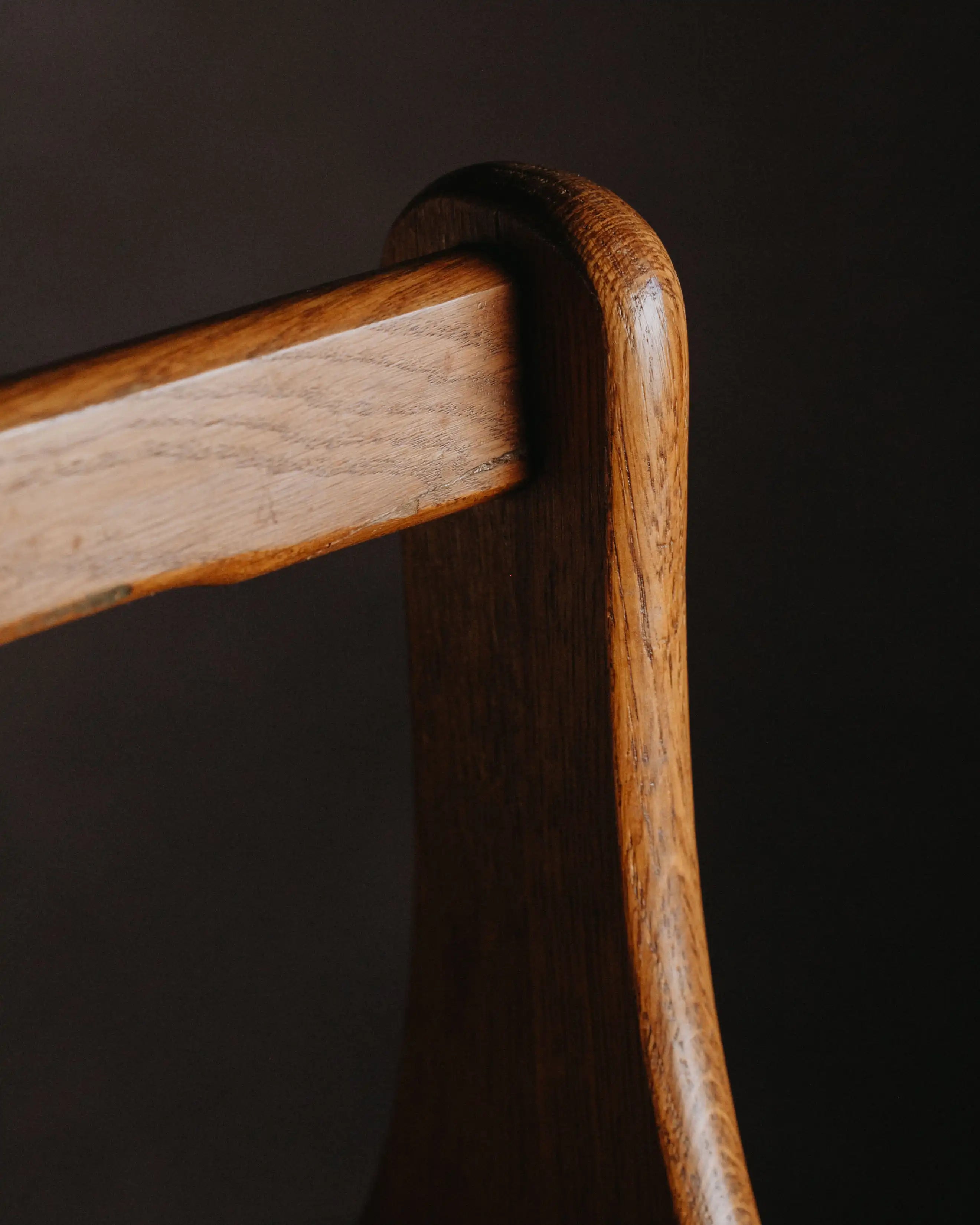 Vintage Zeitungsständer gebraucht – ein Objekt zum Ordnen und Präsentieren von Papieren