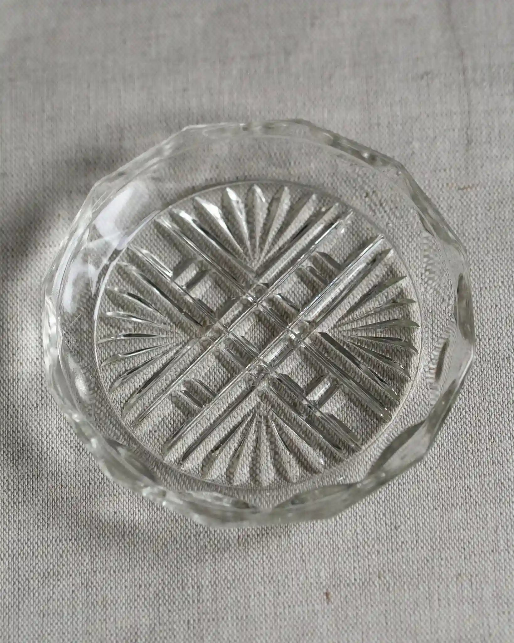 bleikristall-glas-untersetzer-ständer-halterung-rot-gold-vintage
