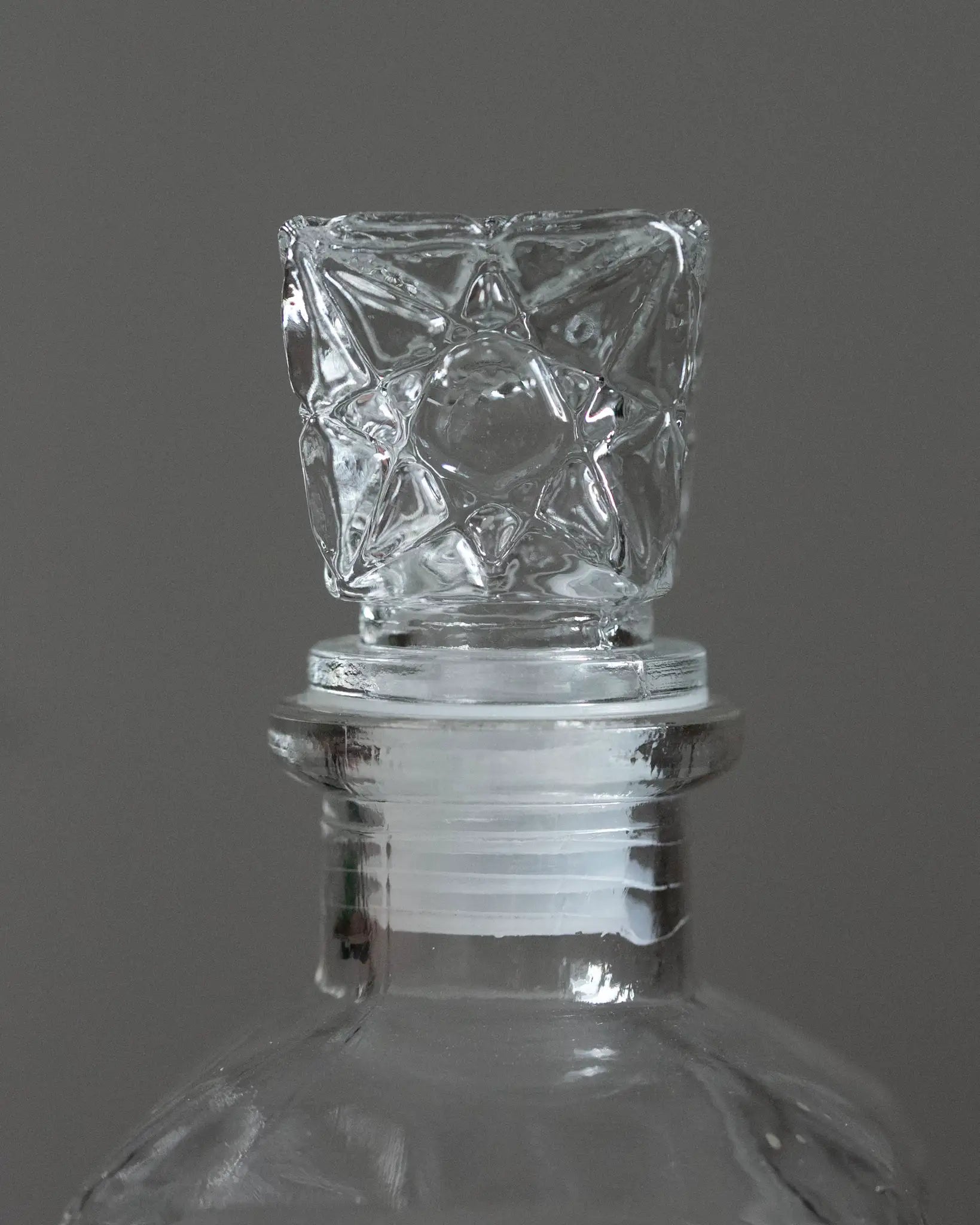 dekanter-glas-karaffe-whiskeykarafffe-whiskey-spirituosen
