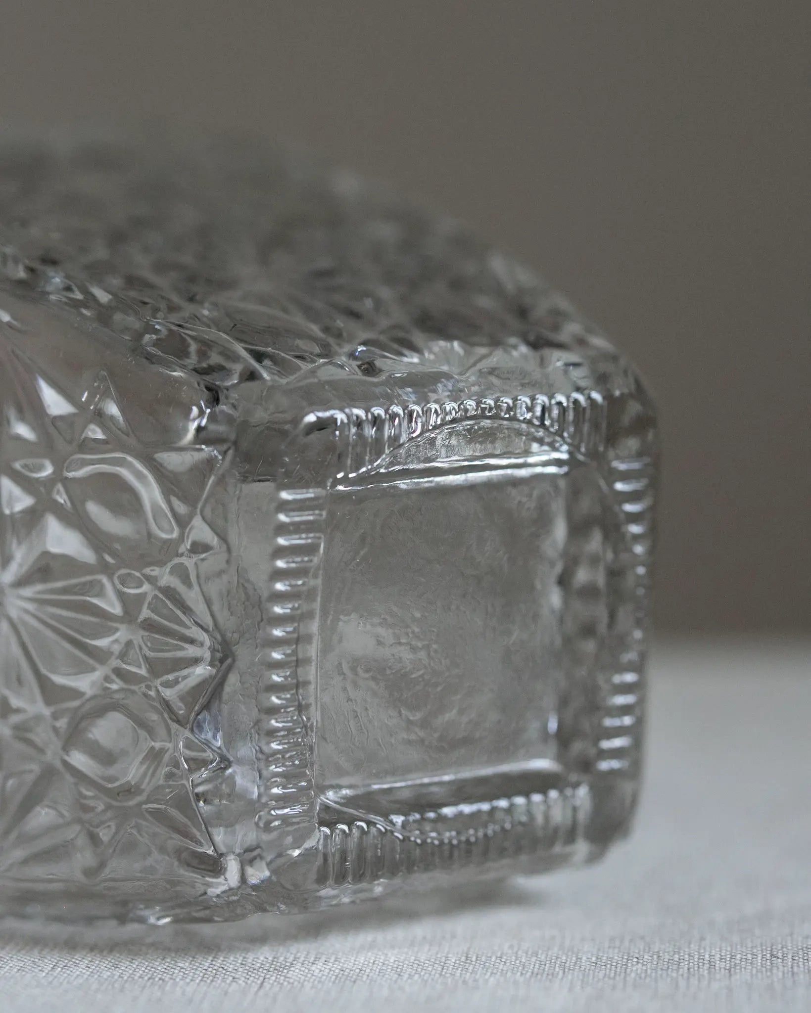dekanter-glas-karaffe-whiskeykarafffe-whiskey-spirituosen