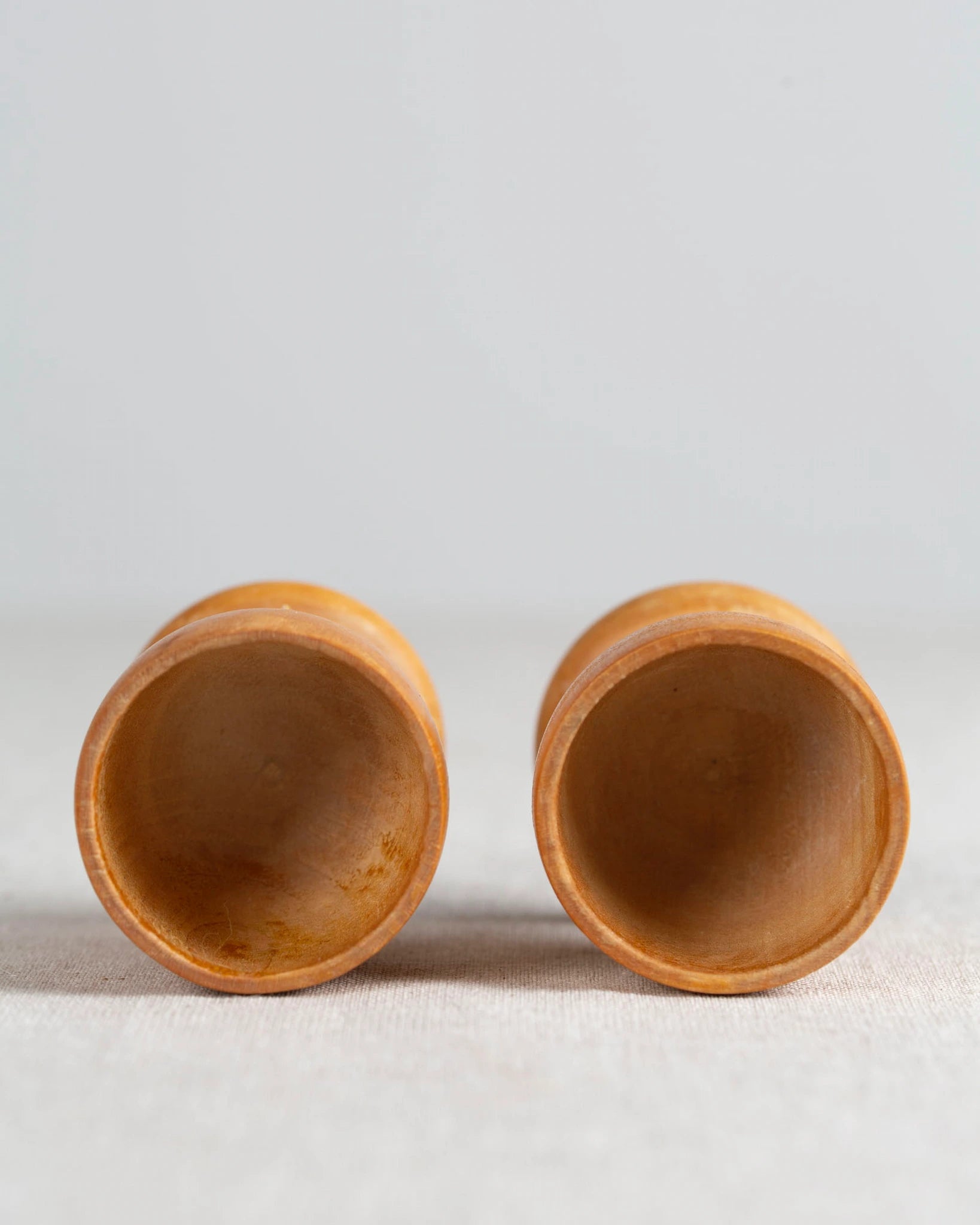 eierbecher-holz-frühstück-becher-servieren