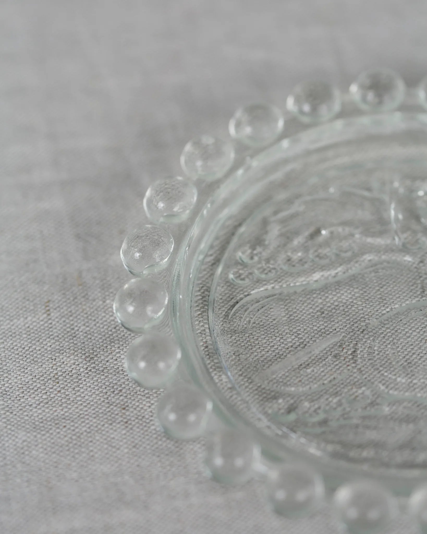 glas-untersetzer-birne-apfel-obst-vintage-noppen