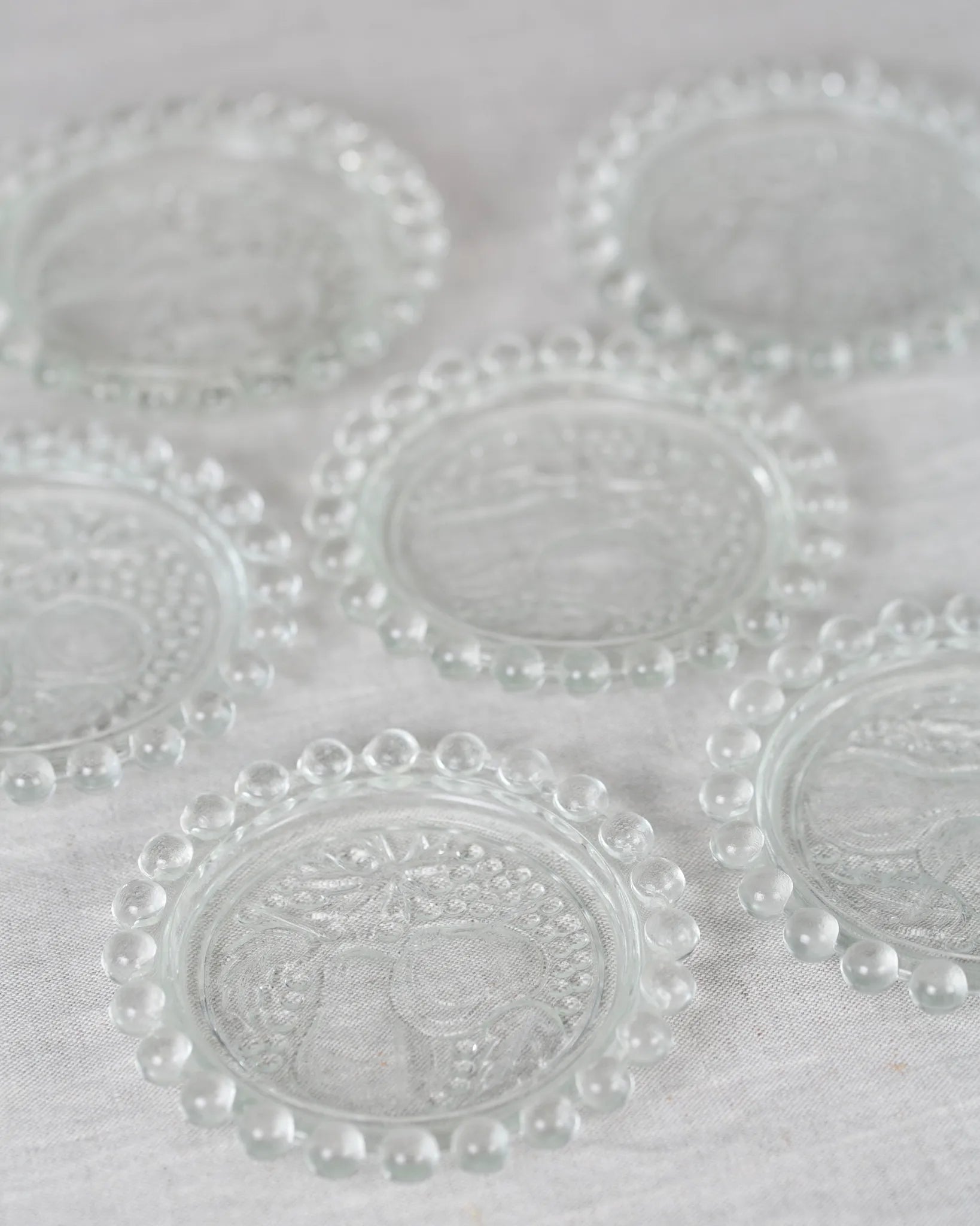 glas-untersetzer-birne-apfel-obst-vintage-noppen