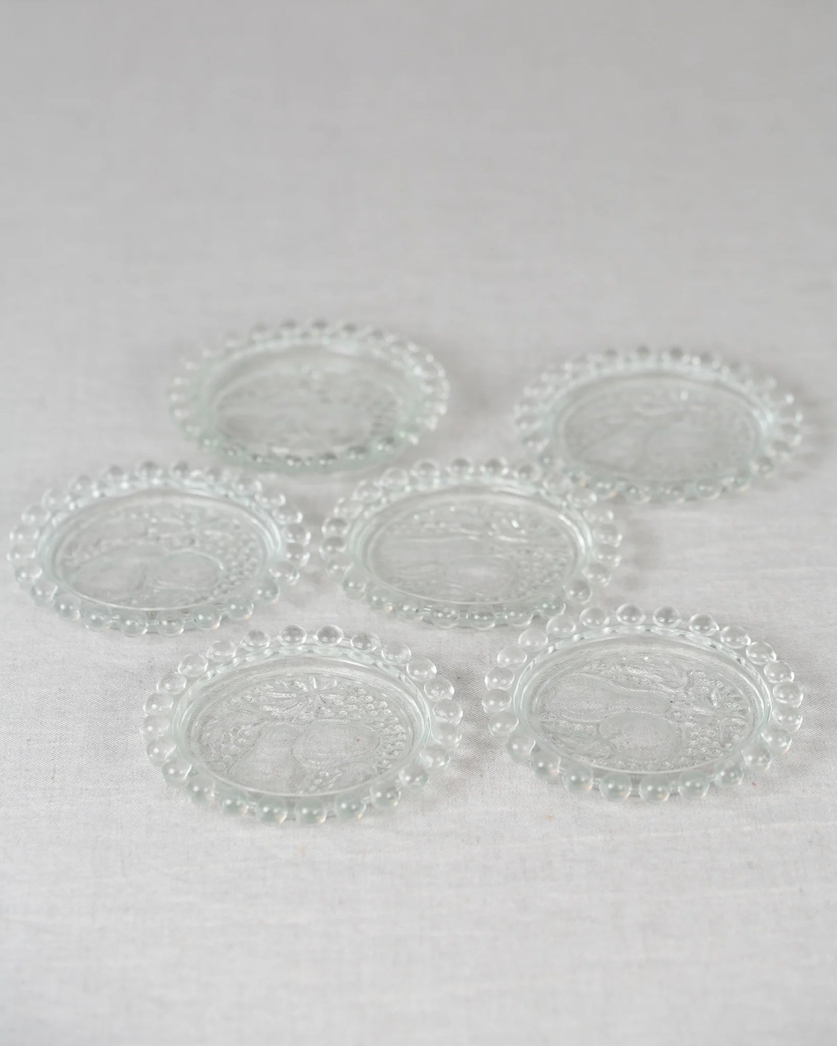 glas-untersetzer-birne-apfel-obst-vintage-noppen
