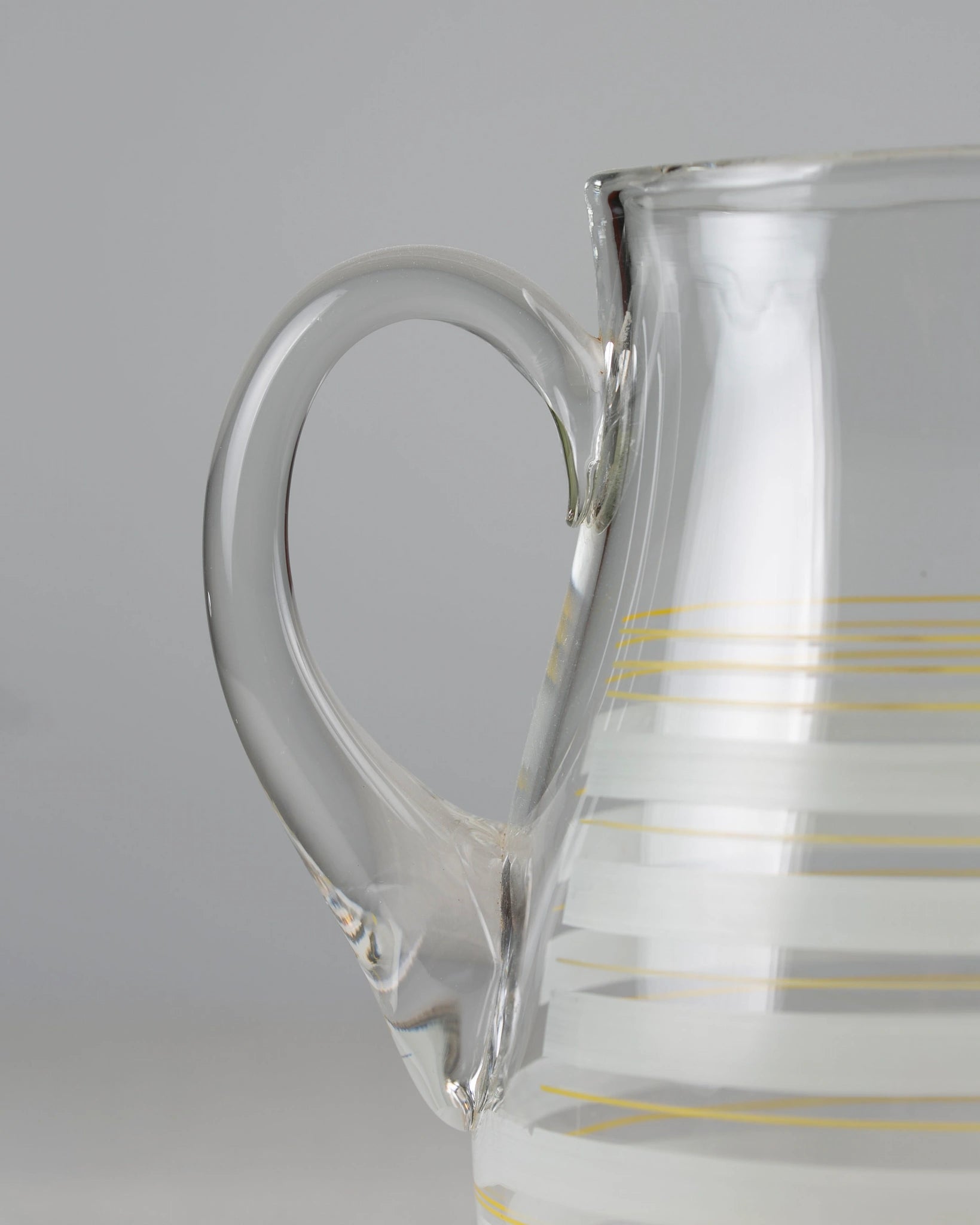 glaskrug-karaffe-saftkrug-gestreift-henkel-vintage
