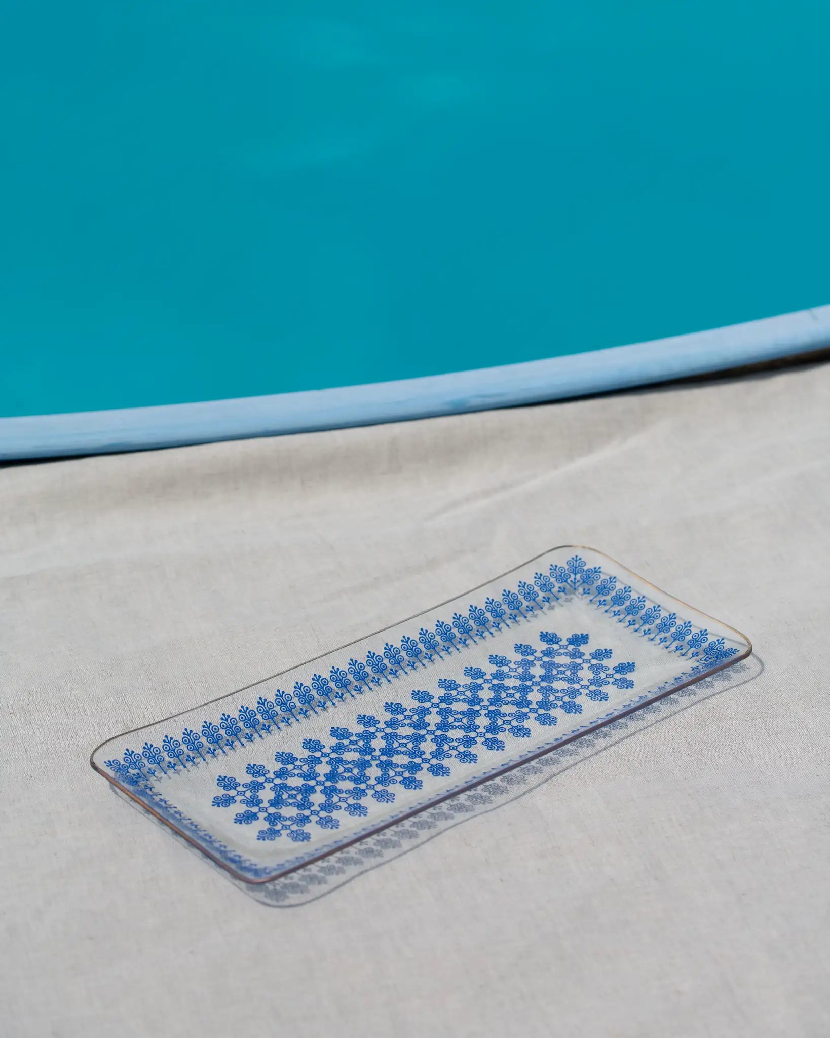 glasplatte-glaswerk-olbernhau-servierplatte-kuchenplatte-ddr-ostalgie-vintage-blau