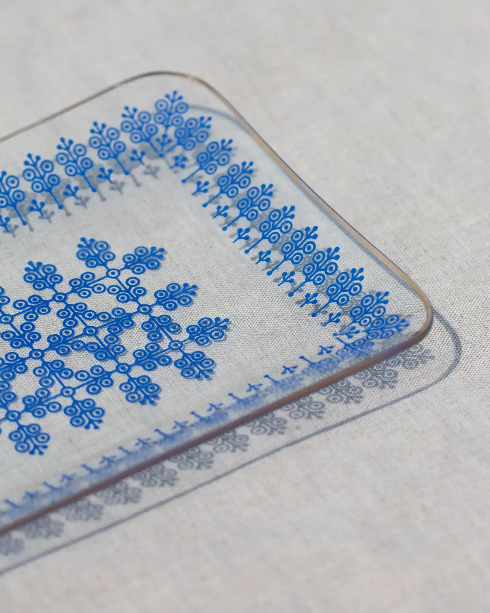 glasplatte-glaswerk-olbernhau-servierplatte-kuchenplatte-ddr-ostalgie-vintage-blau