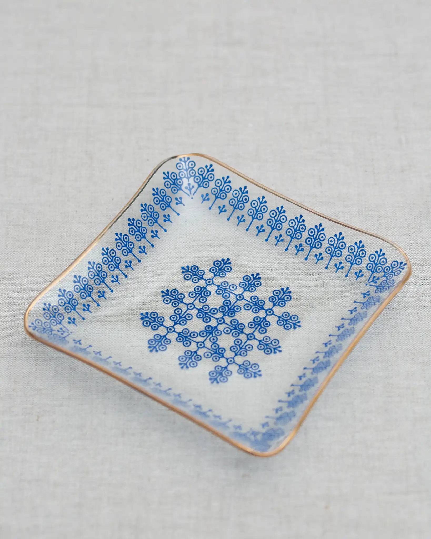 glaswerk-olbernhau-ostalgie-schale-blau-gemustert