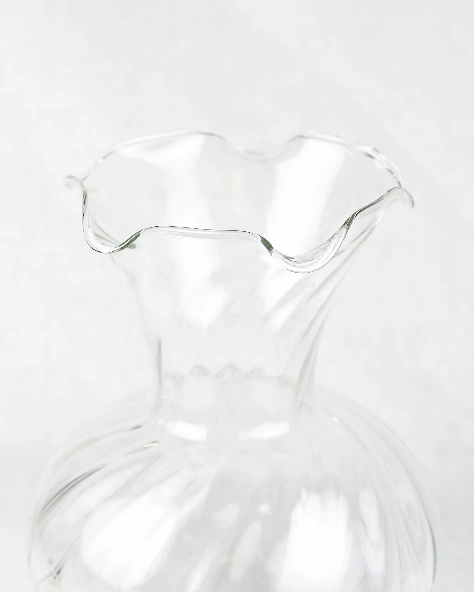 hibiskus-glasvase-rüschenrand-vintage-glas-vase