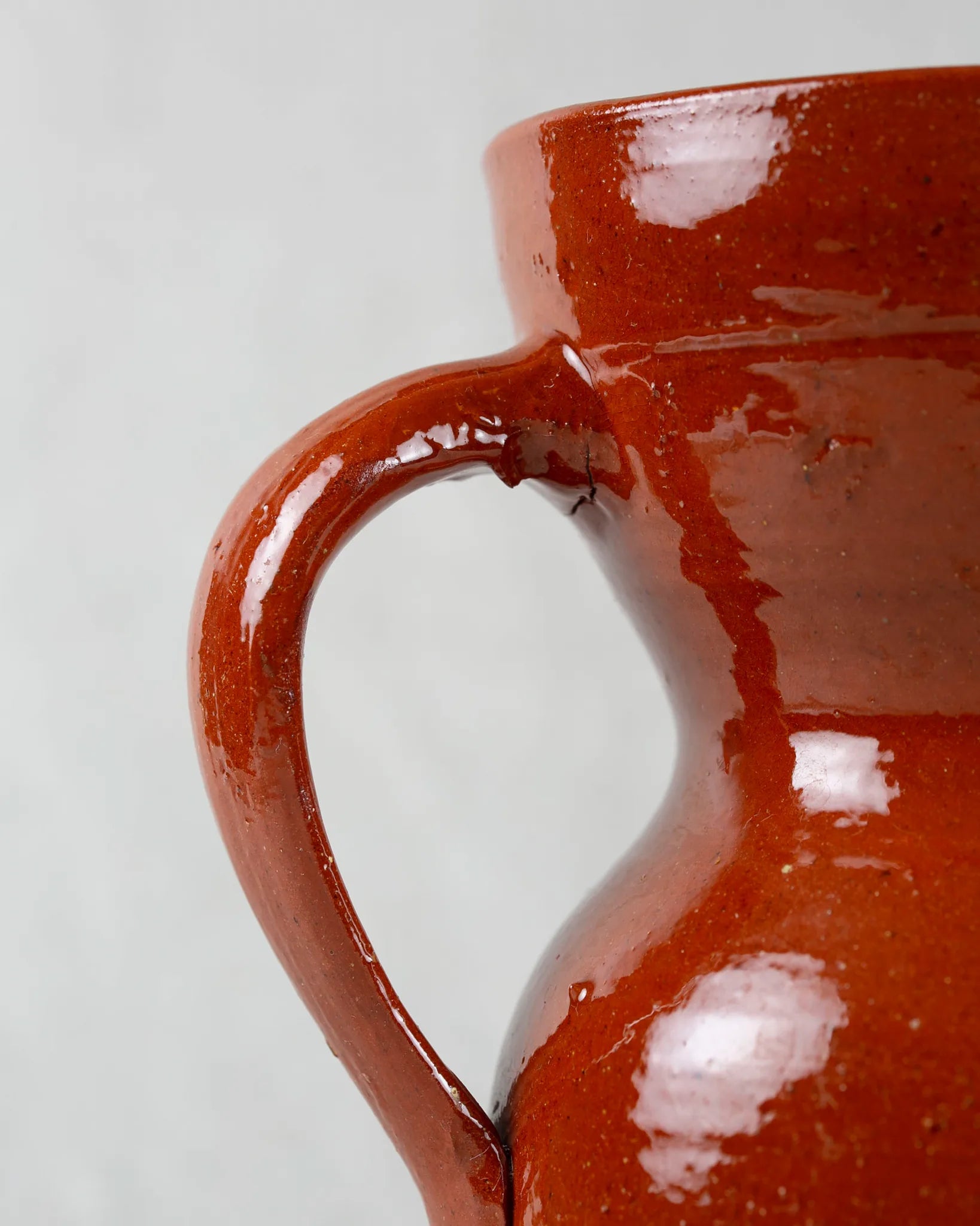 kanne-braun-handmade-töpferware-ton