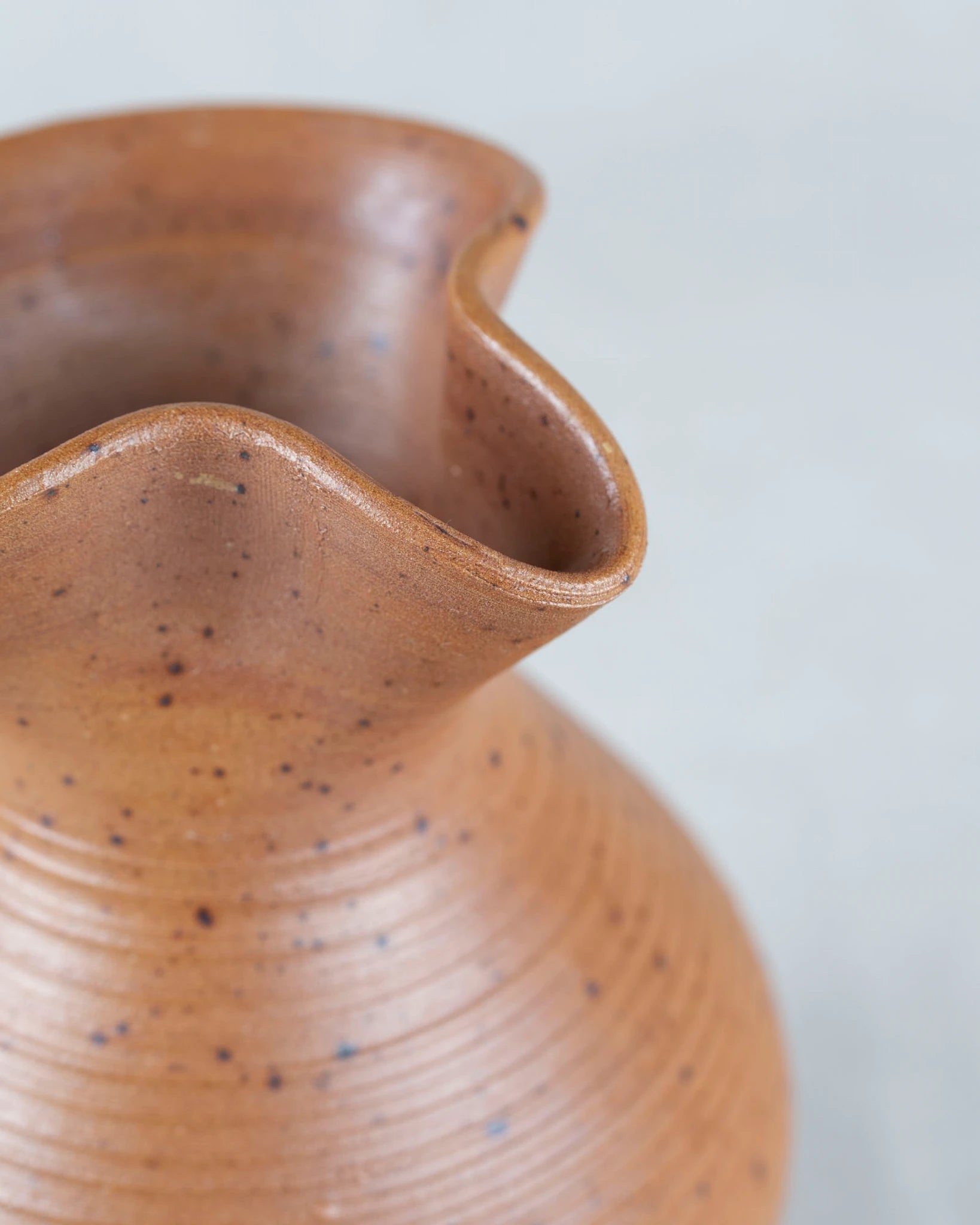 keramik-keramik-kanne-krug-braun-ausguss-vintage-west-germany