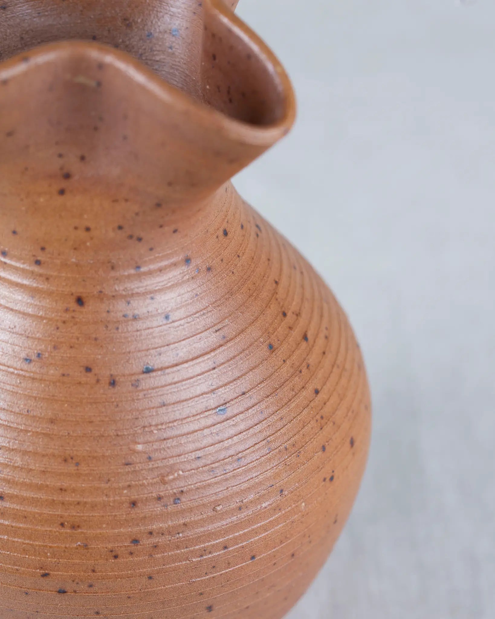 keramik-keramik-kanne-krug-braun-ausguss-vintage-west-germany