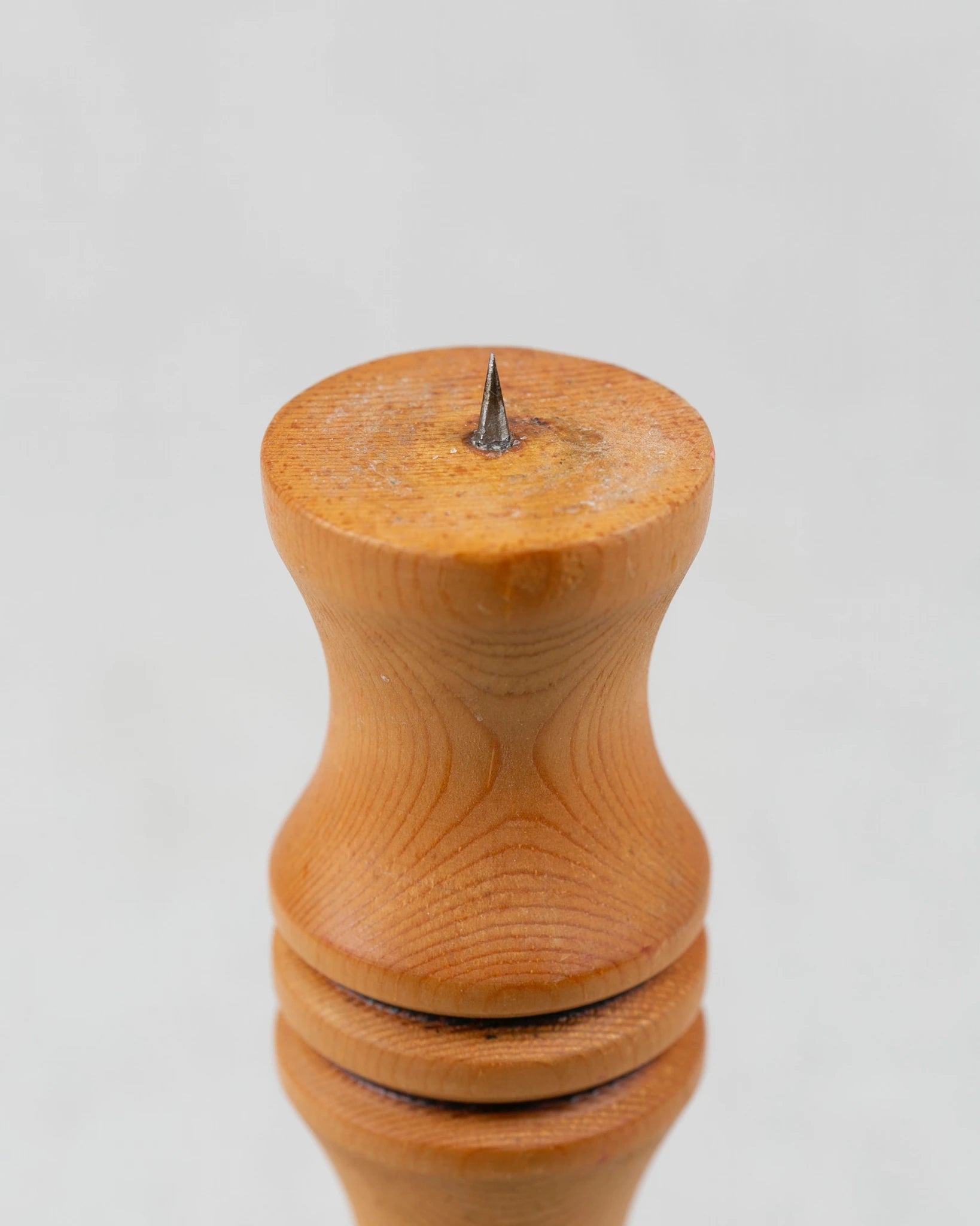 kerzenständer-gedrechselt-holz-kerzenhalter-vintage