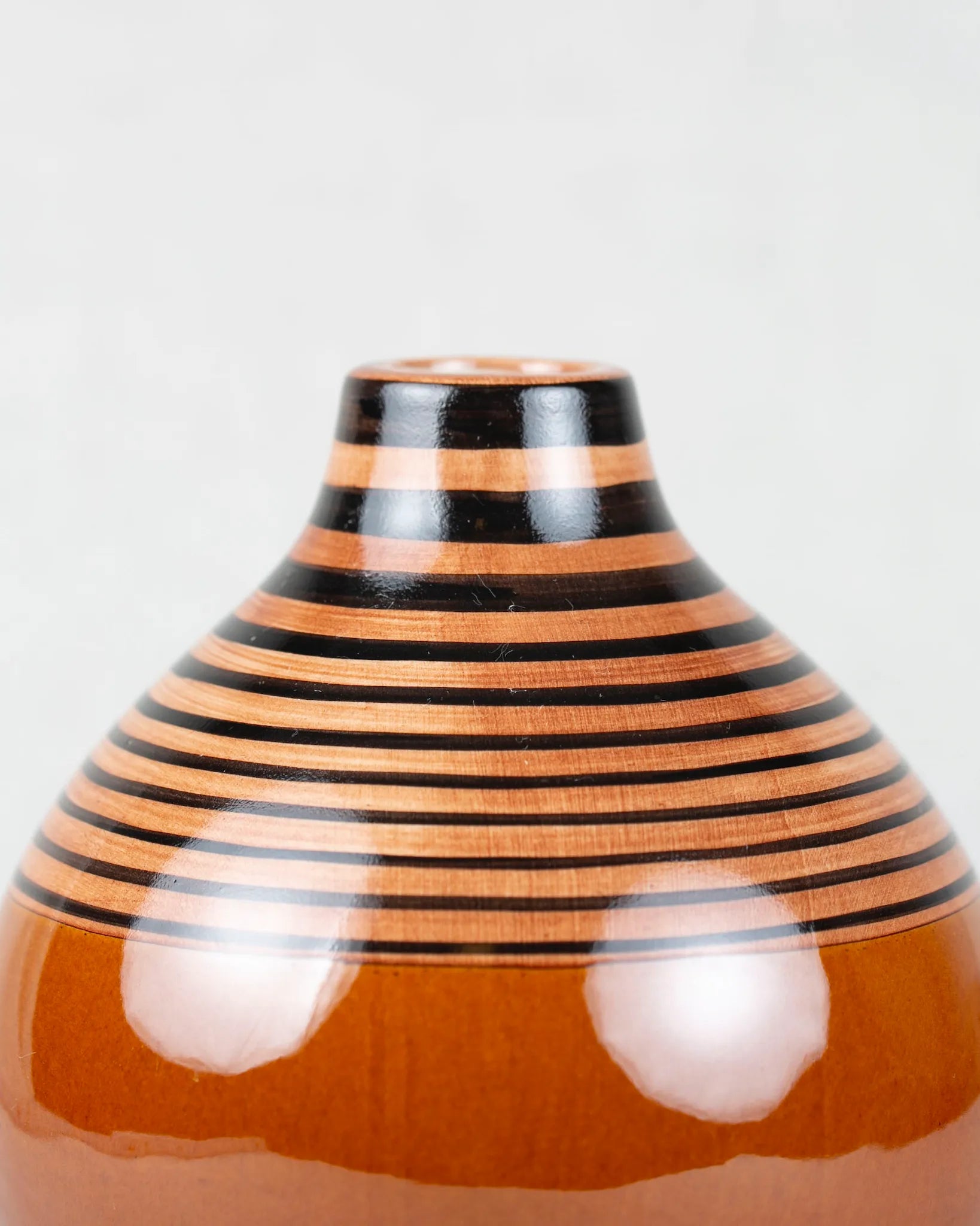 kugelvase-keramik-gestreft-braun-vase-vintage
