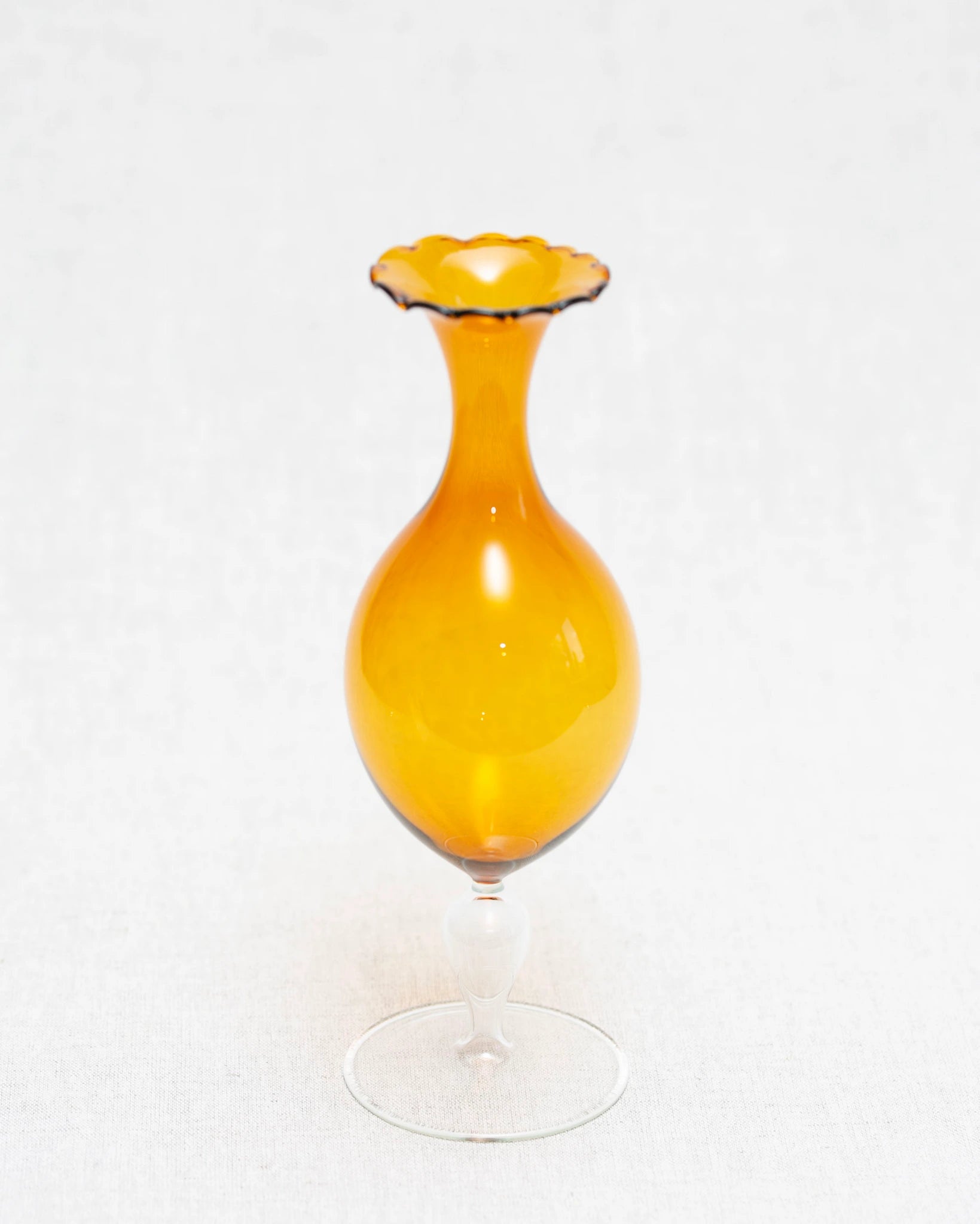 rauchglas-vase-rüschen-orange-bernsteinfarben-glasvase-ddr-vintage