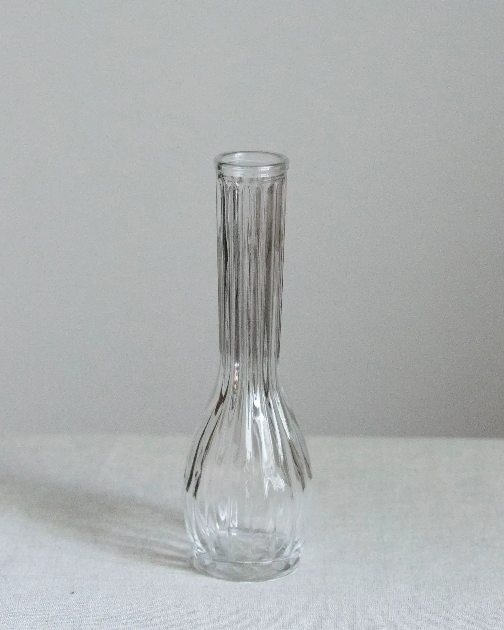 schmale-gerippte-vase-glas-vintage