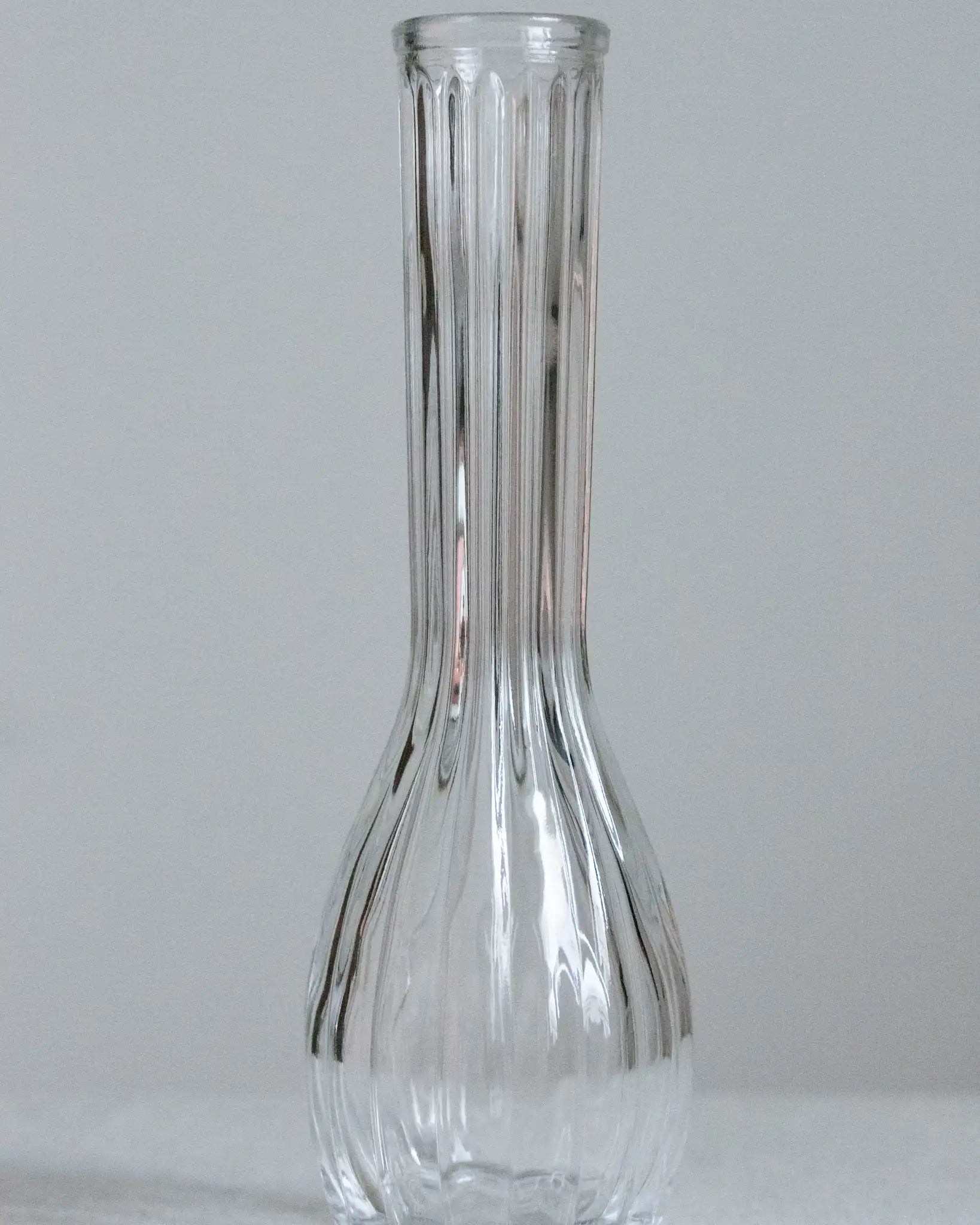 schmale-gerippte-vase-glas-vintage