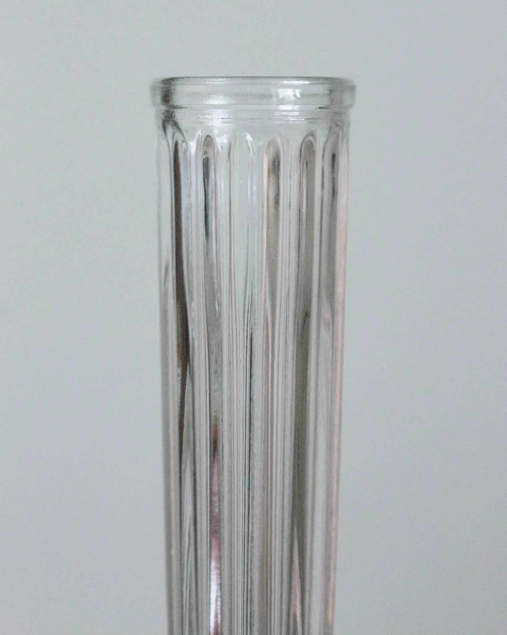 schmale-gerippte-vase-glas-vintage
