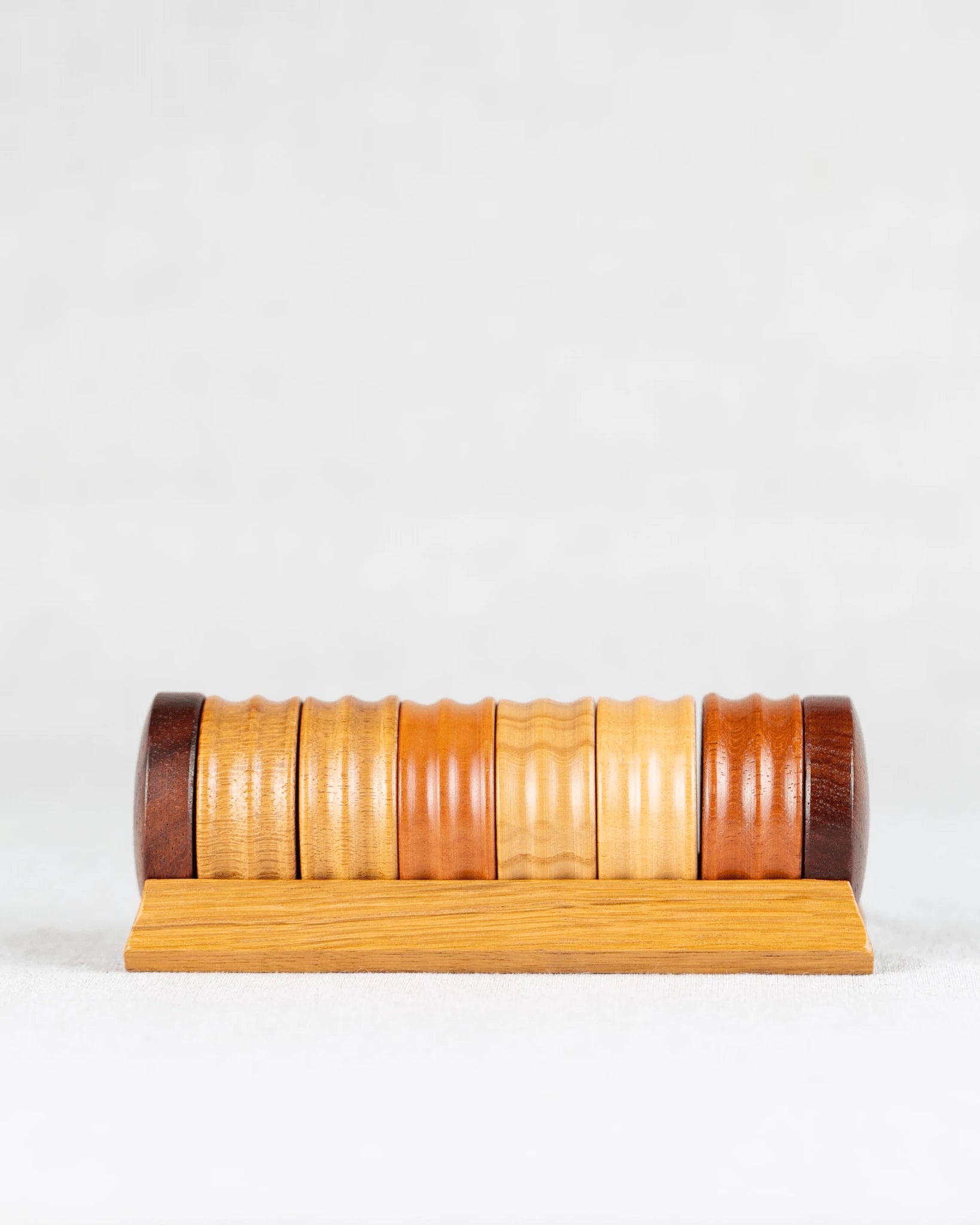 Serviettenringe aus Holz mit Halterung