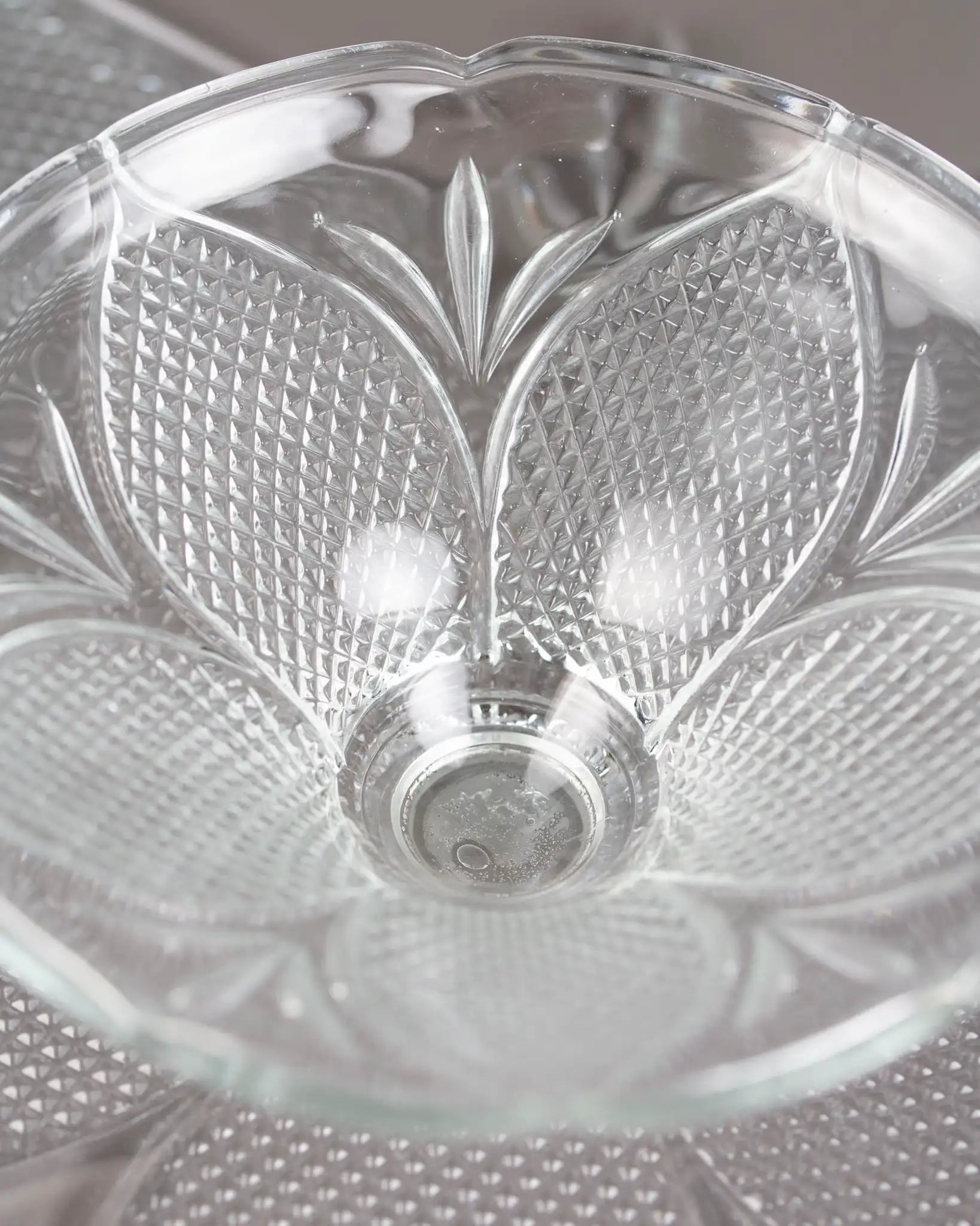tortenplatte-glas-blüte-platte-blütenmotiv-vintage