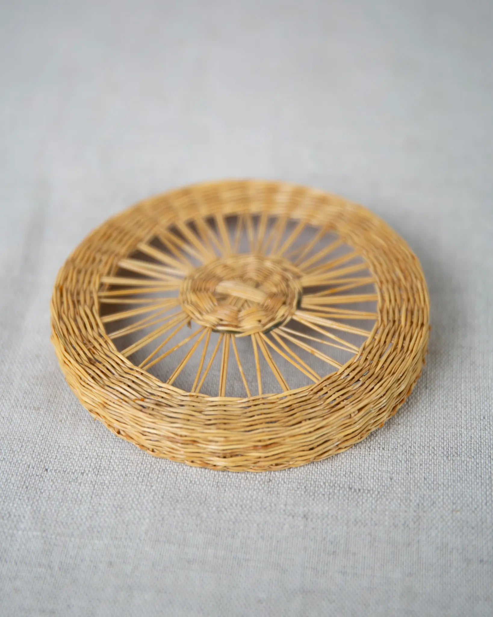 untersetzer-gehäkelt-boho-weiß-strick-vintage
