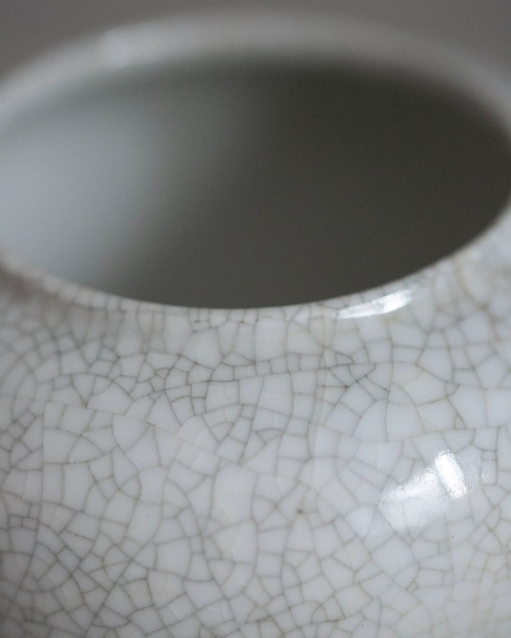 vase-craquelemuster-lichte-veb-muster-weiß