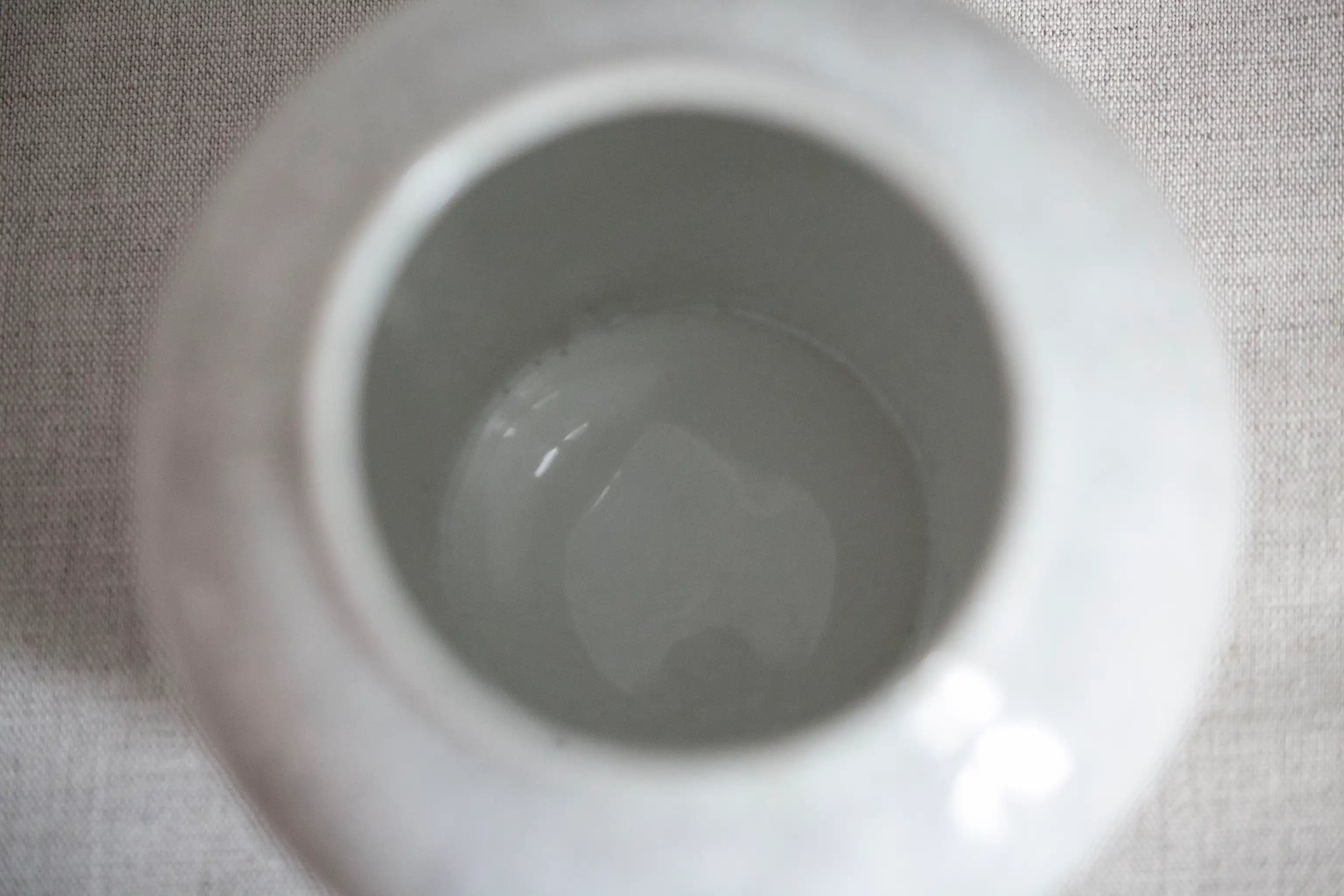 vase-craquelemuster-lichte-veb-muster-weiß