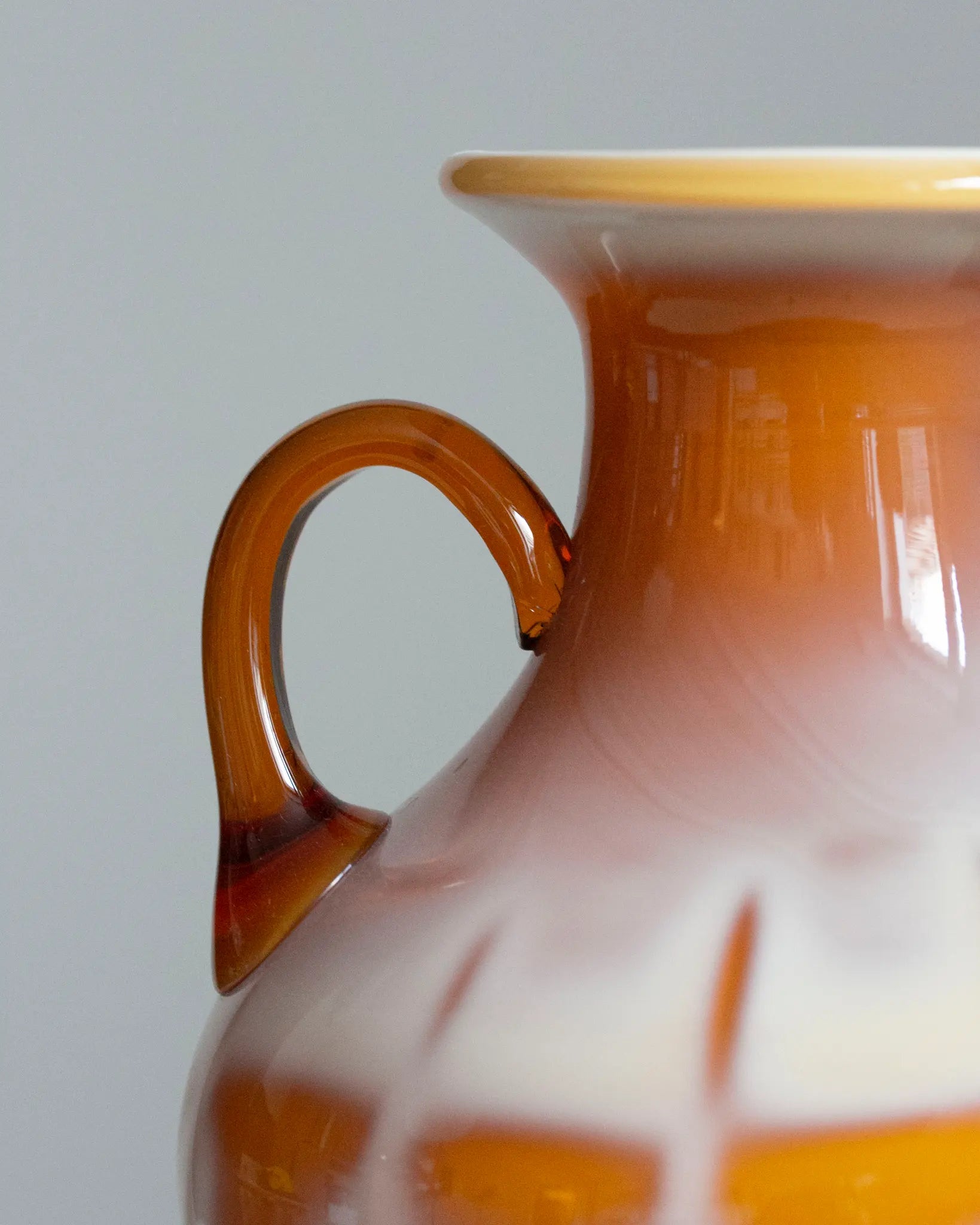 vase-henkelvase-bernsteinfarben-vintage