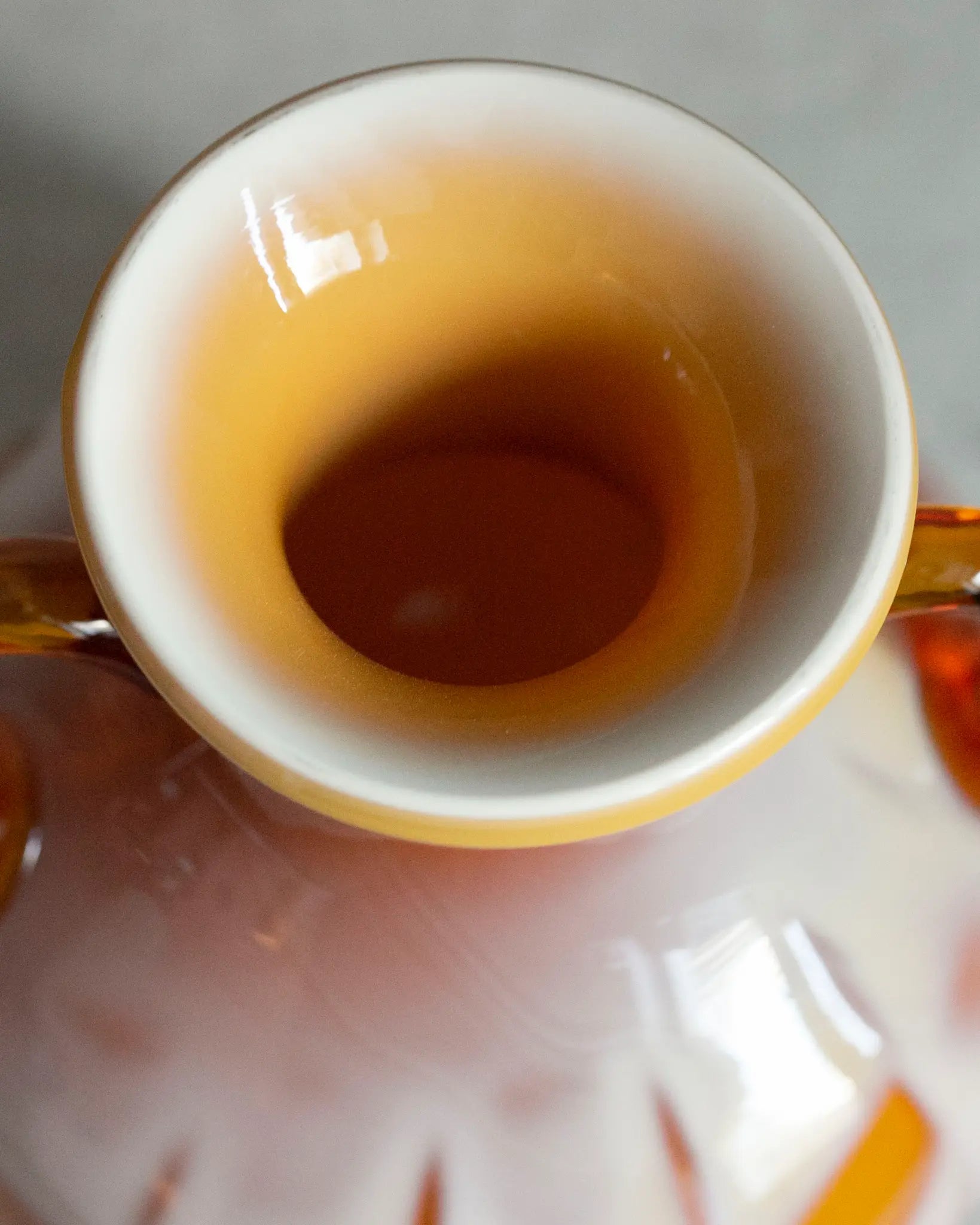 vase-henkelvase-bernsteinfarben-vintage