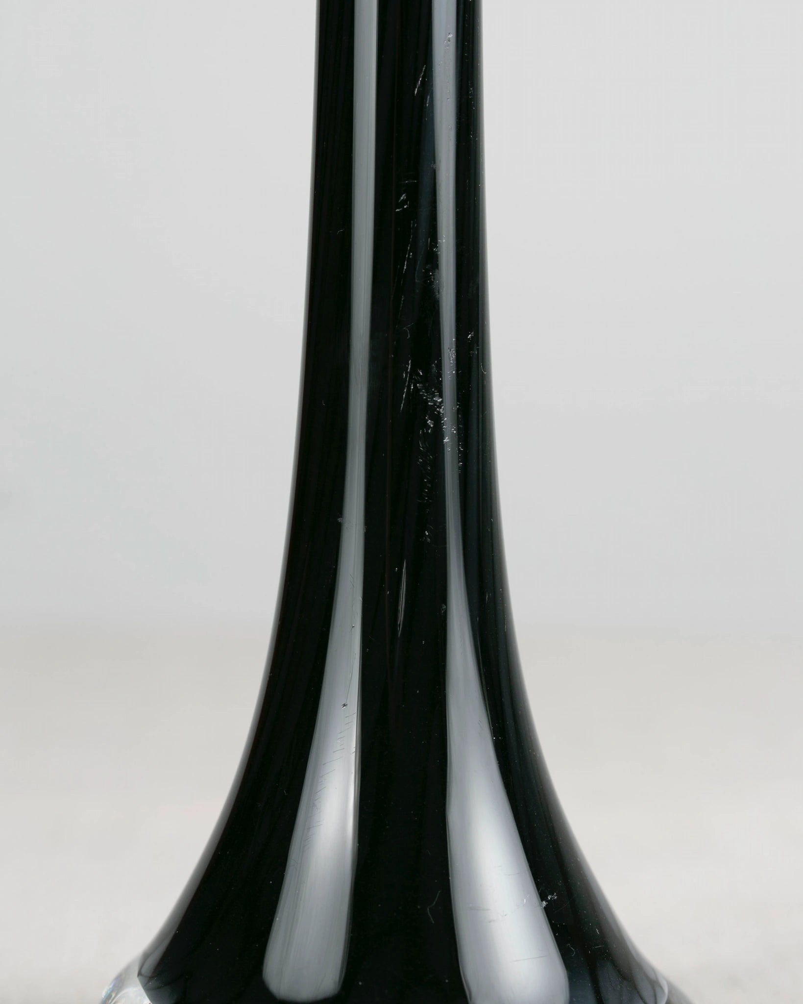 vase-langhals-murano-stil-schwarz-glas