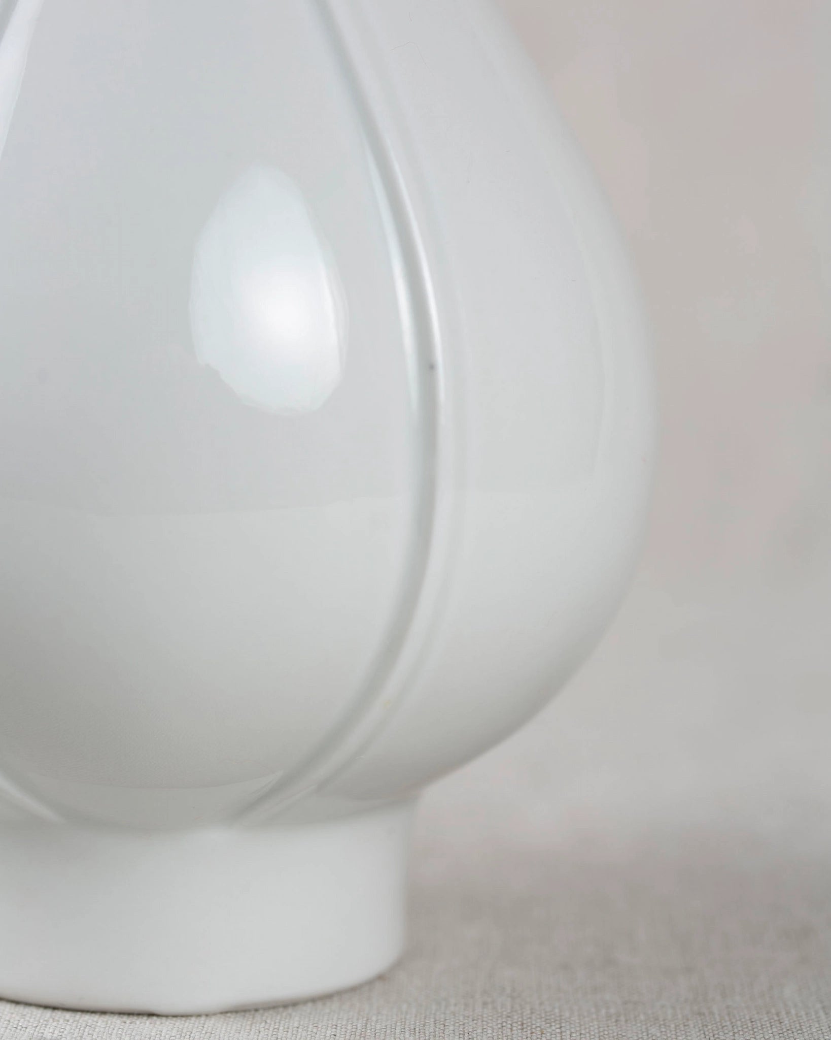 vase-porzellan-weiß-vintage