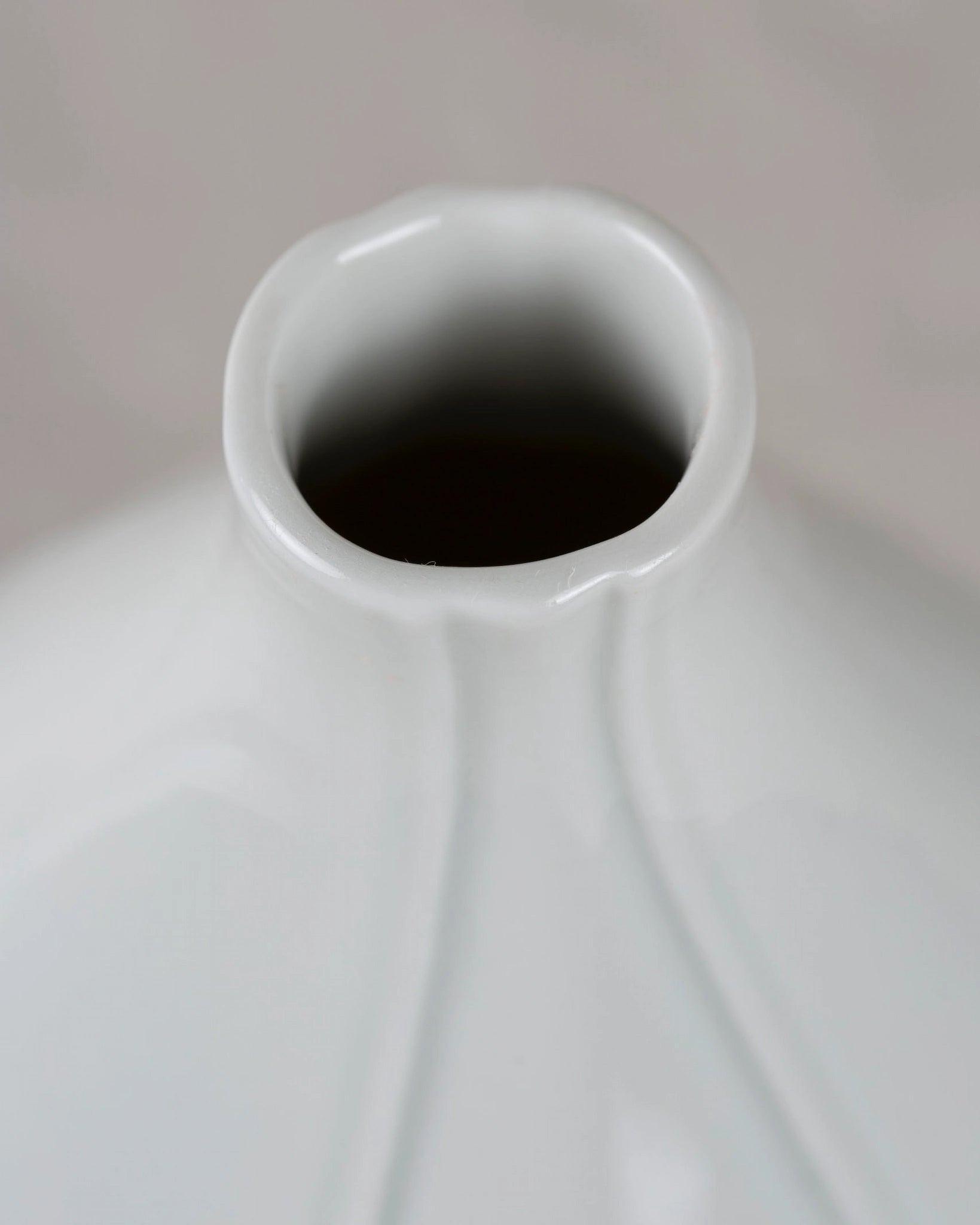vase-porzellan-weiß-vintage