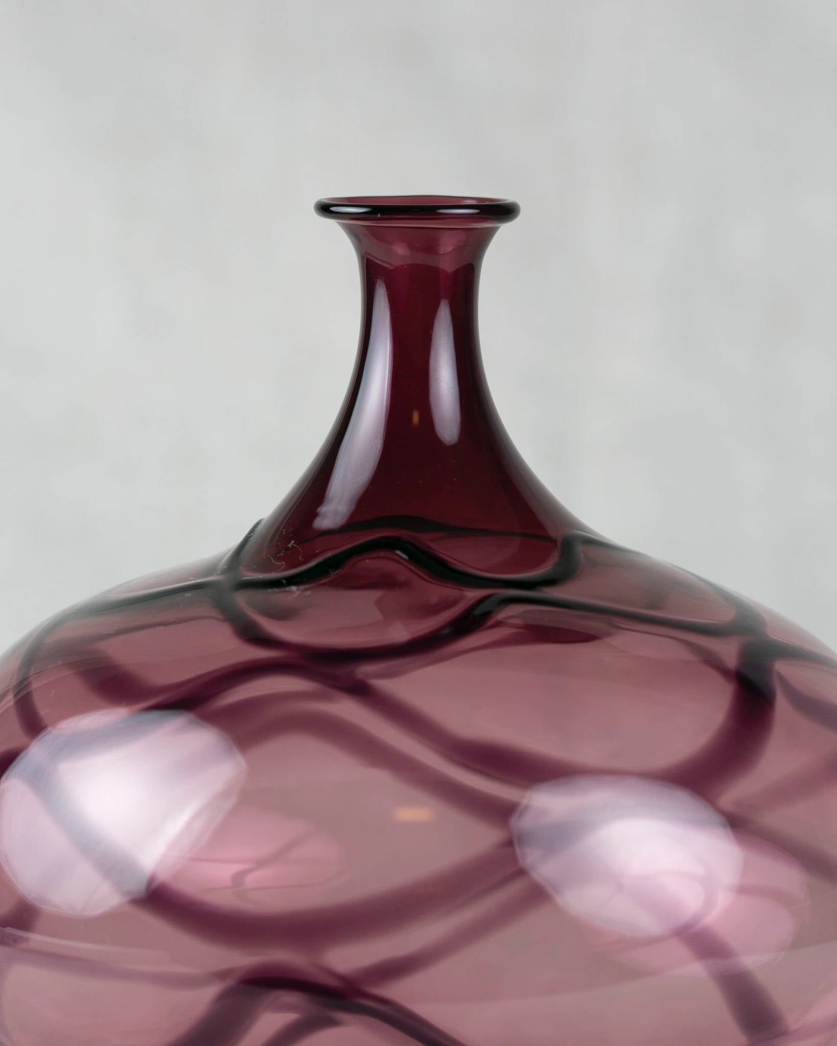 vase-rauchglas-ballonvase-lila-gemustert-vintage