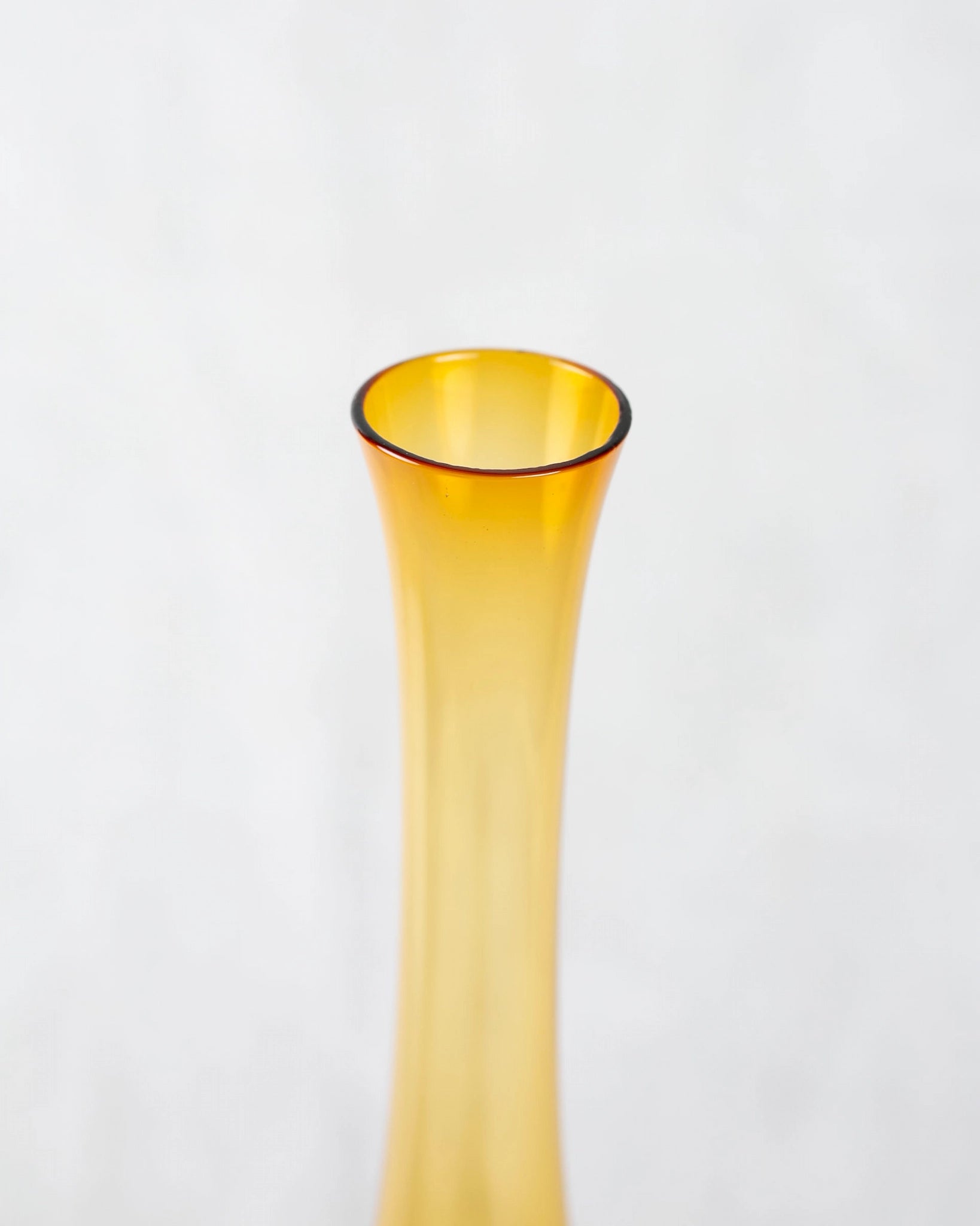 vase-rauchglas-gelb-glas-langhals-vintage