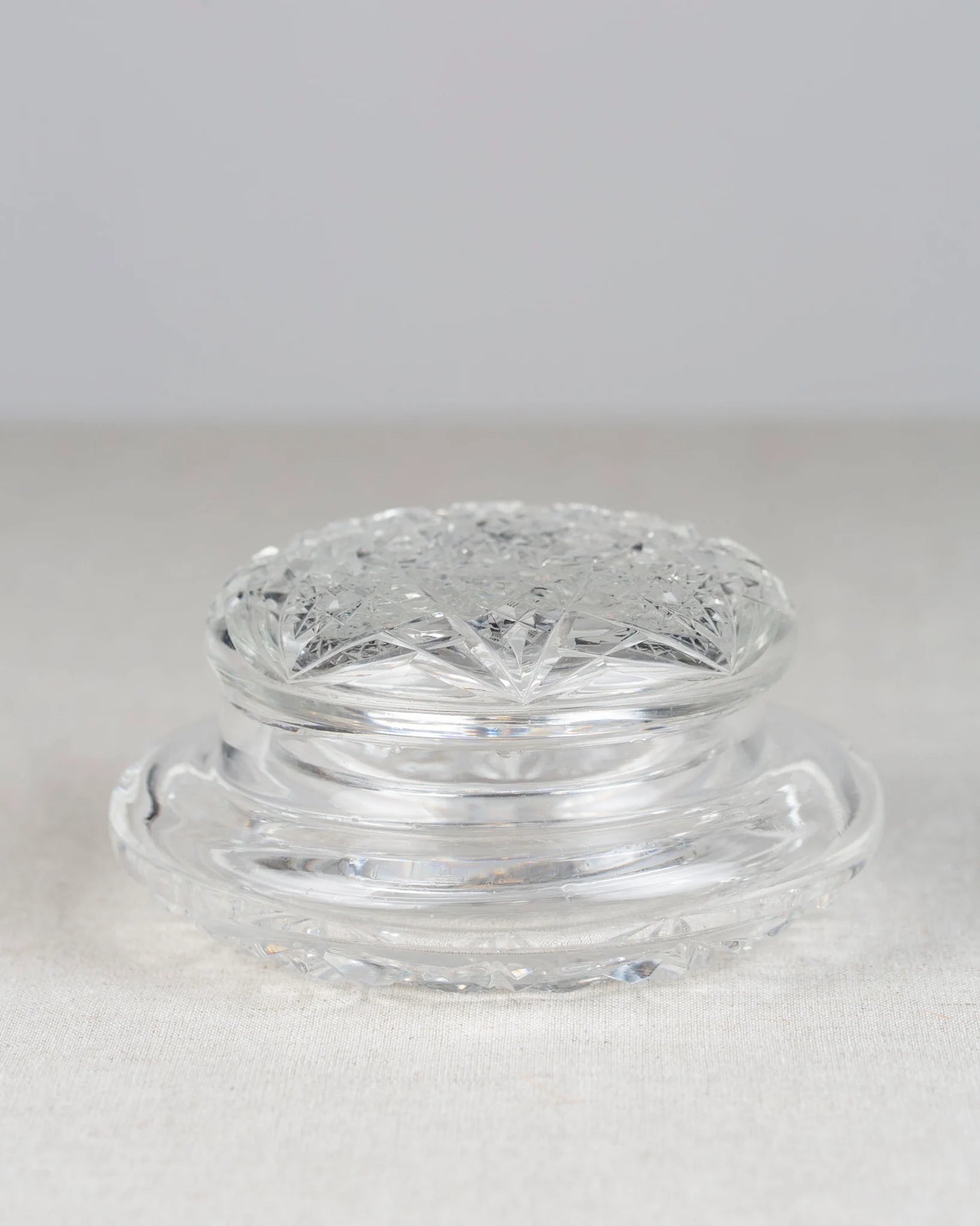 vintage-kristall-deckeldose-dose-schmuckdose-schatulle-glas-art-deco