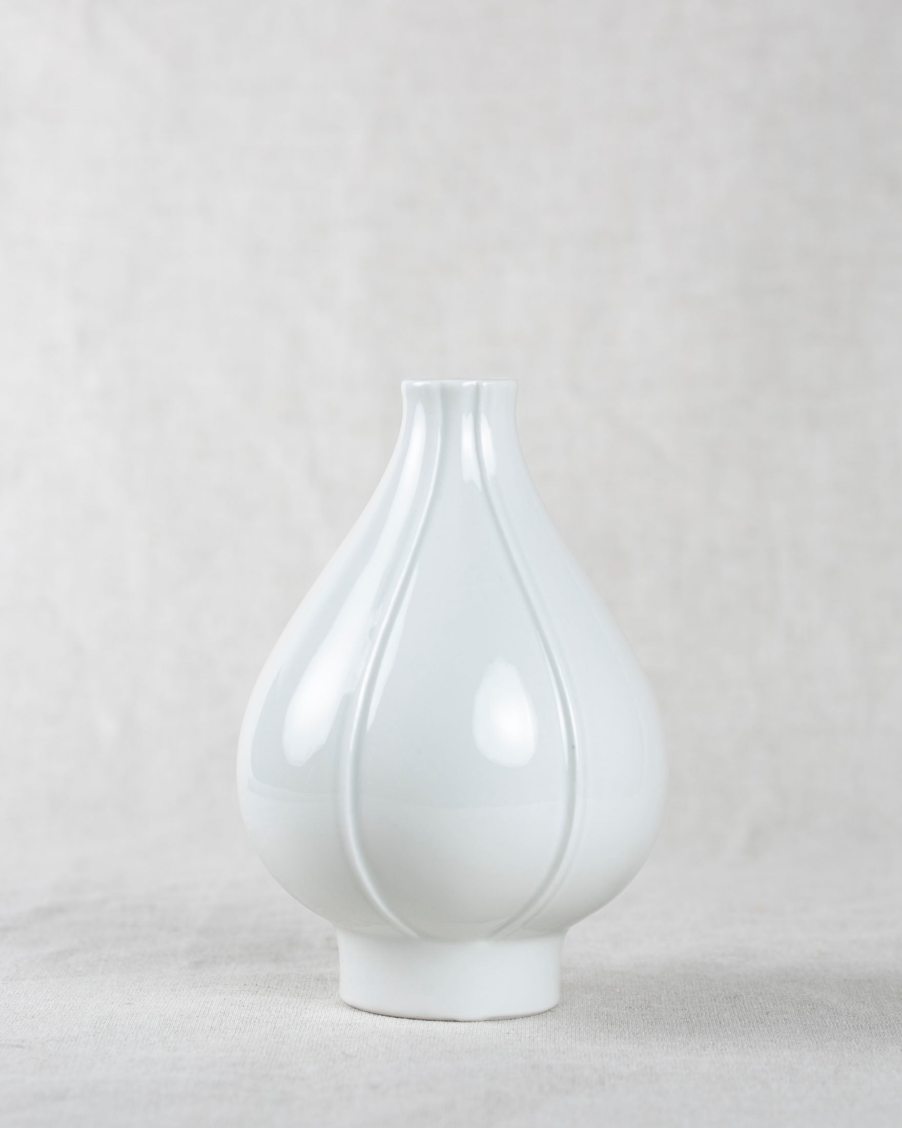 Porzellan Vase in Weiß