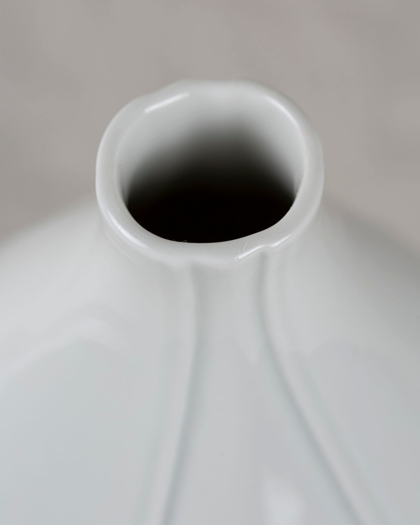 Porzellan Vase in Weiß
