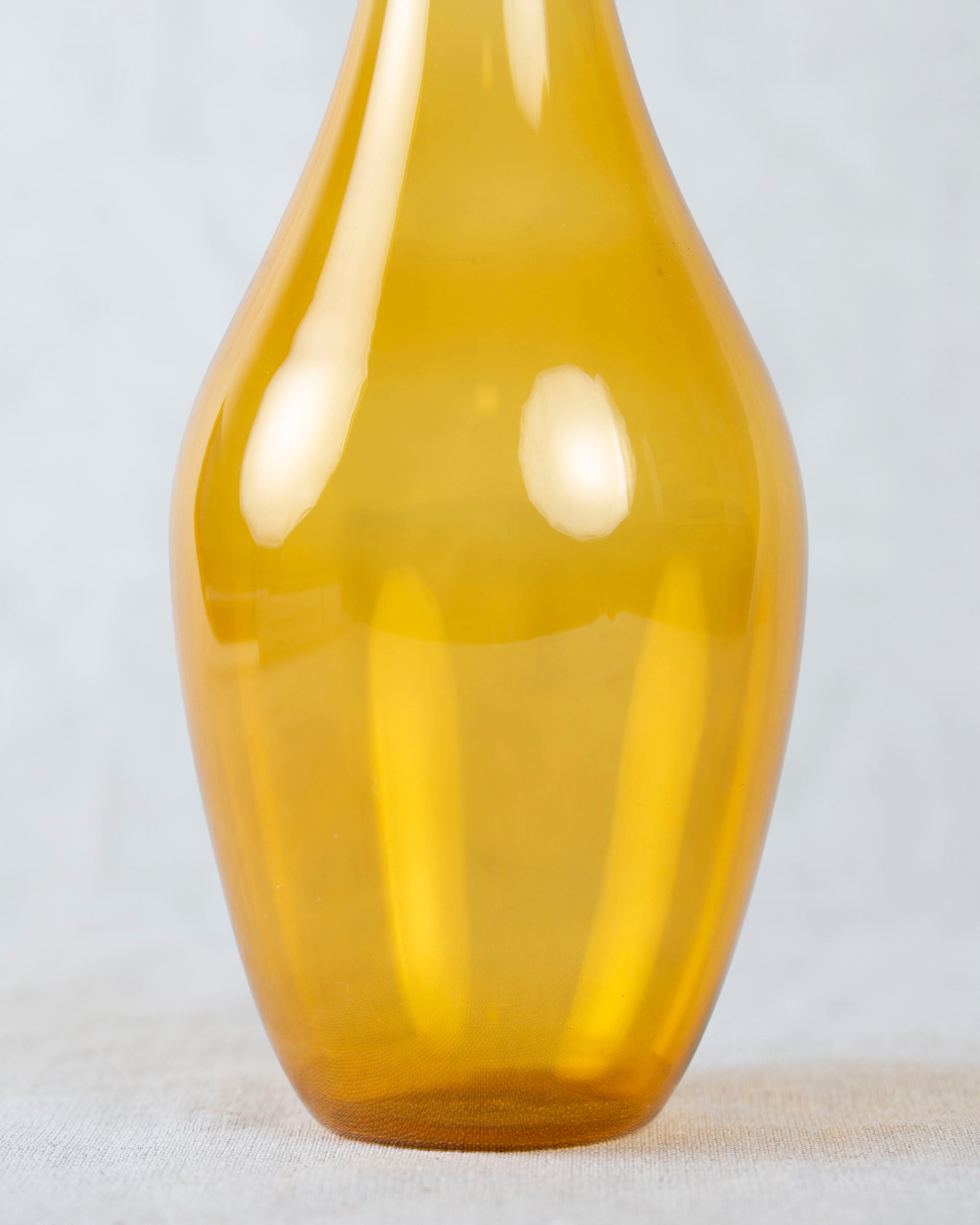 Gelbe Langhals Vase