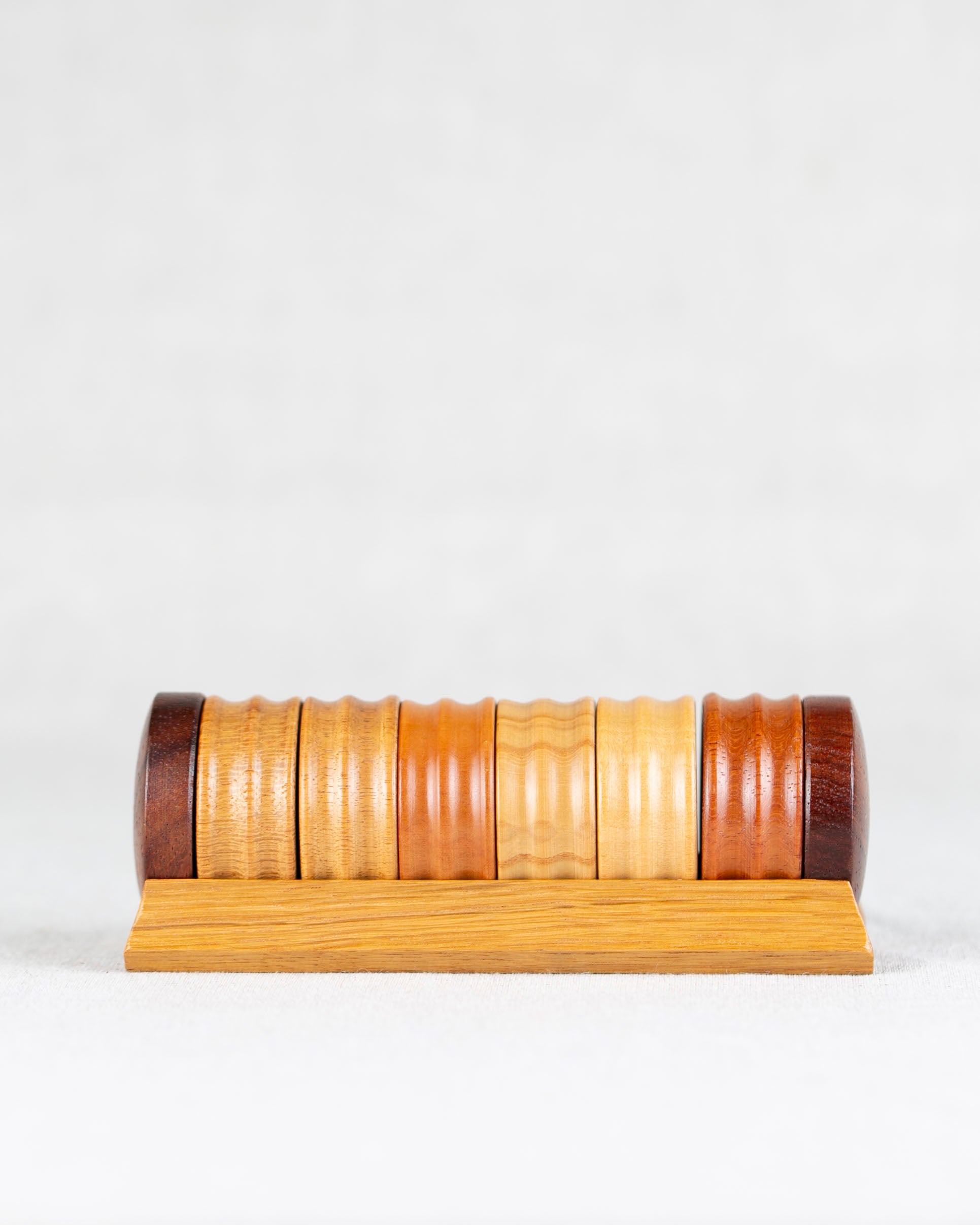 Serviettenringe aus Holz mit Halterung