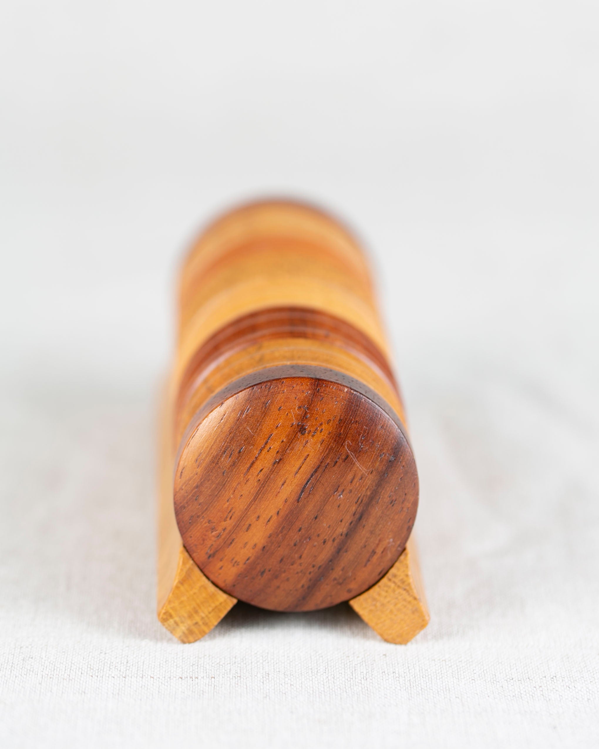 Serviettenringe aus Holz mit Halterung