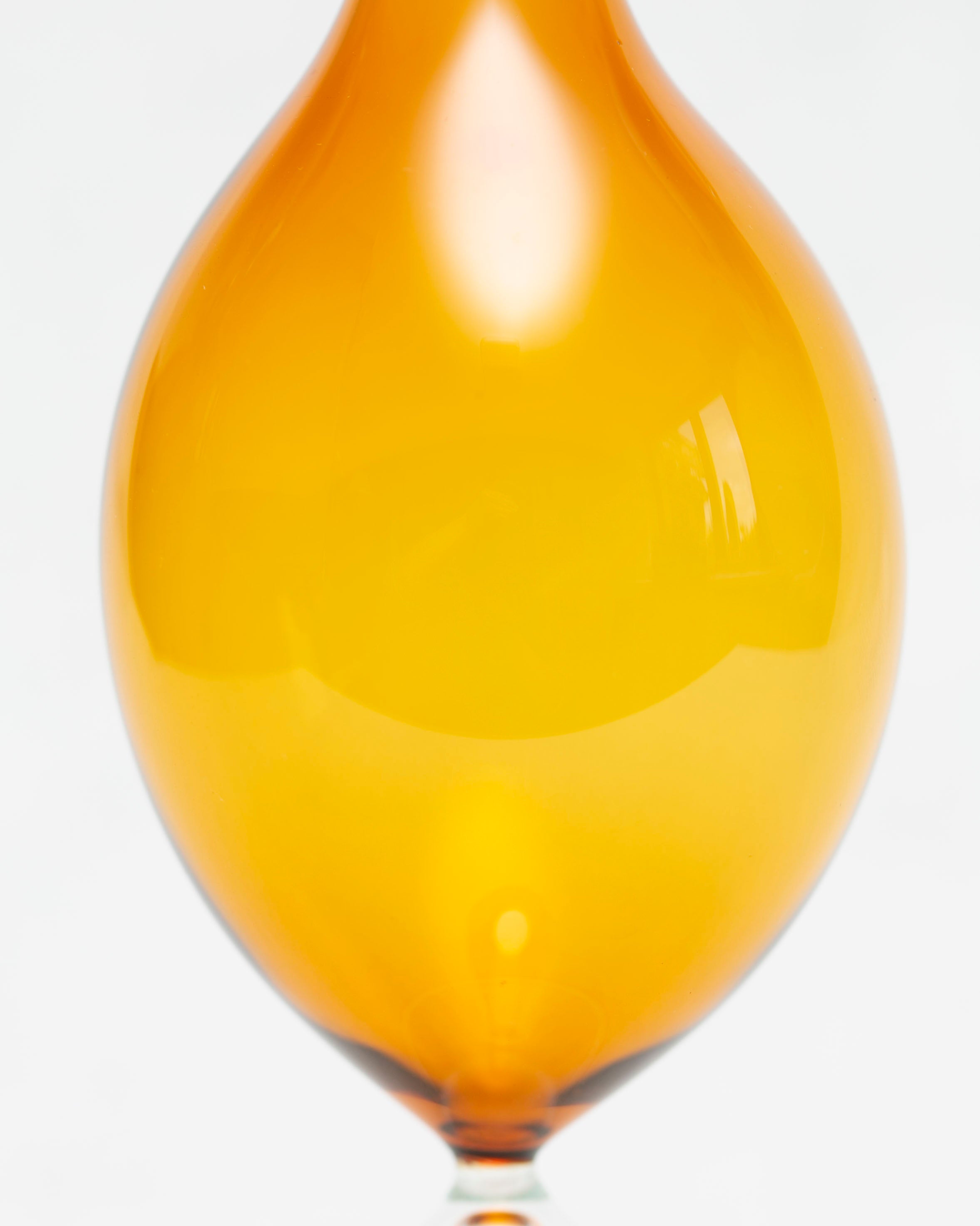 bernsteinfarbene Glaskunst Vase mit Rüschenrand