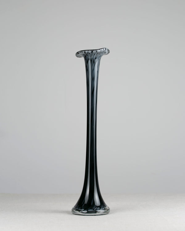 Schwarze lange Glasvase im Murano-Stil