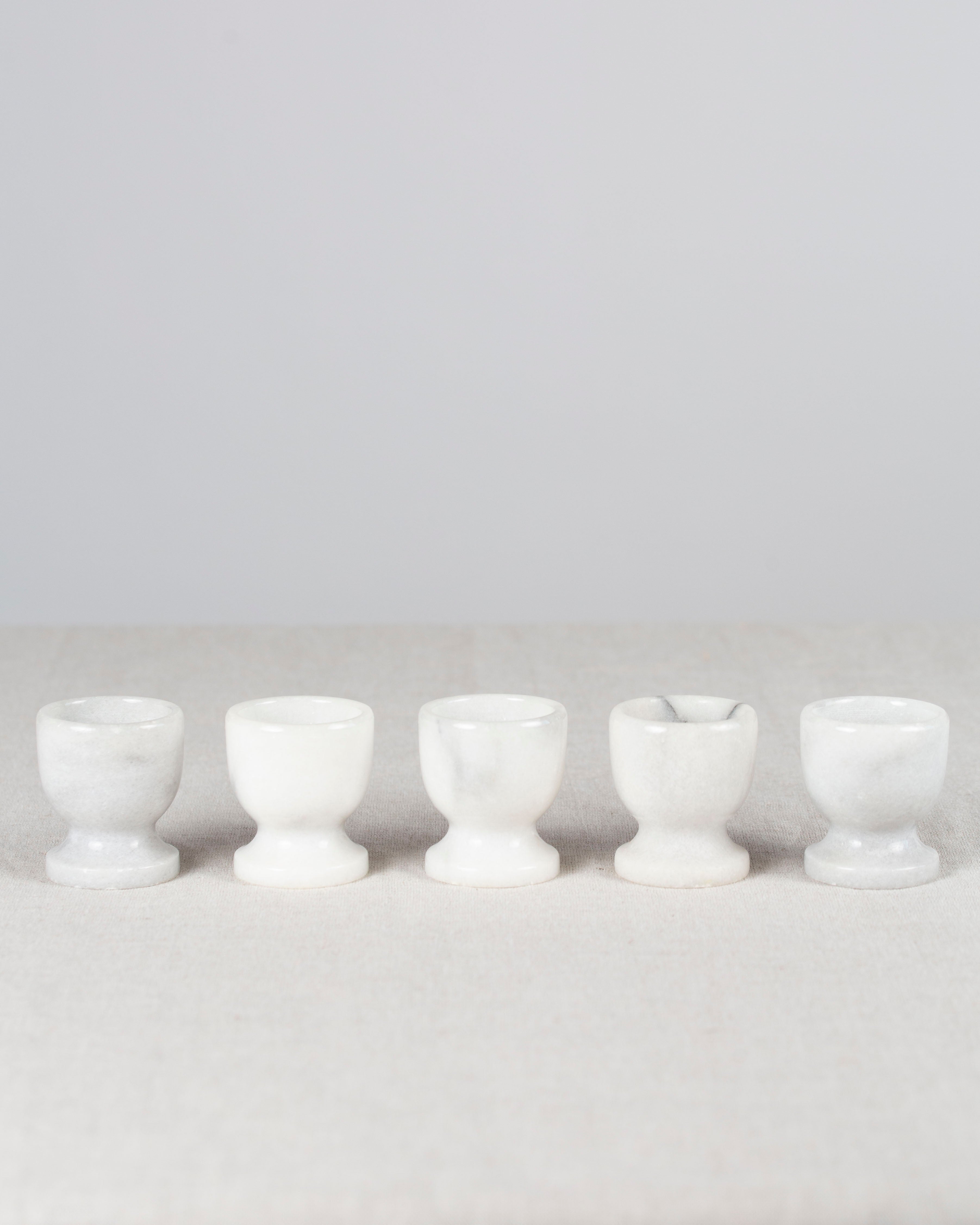 Set aus fünf Marmor Eierbechern