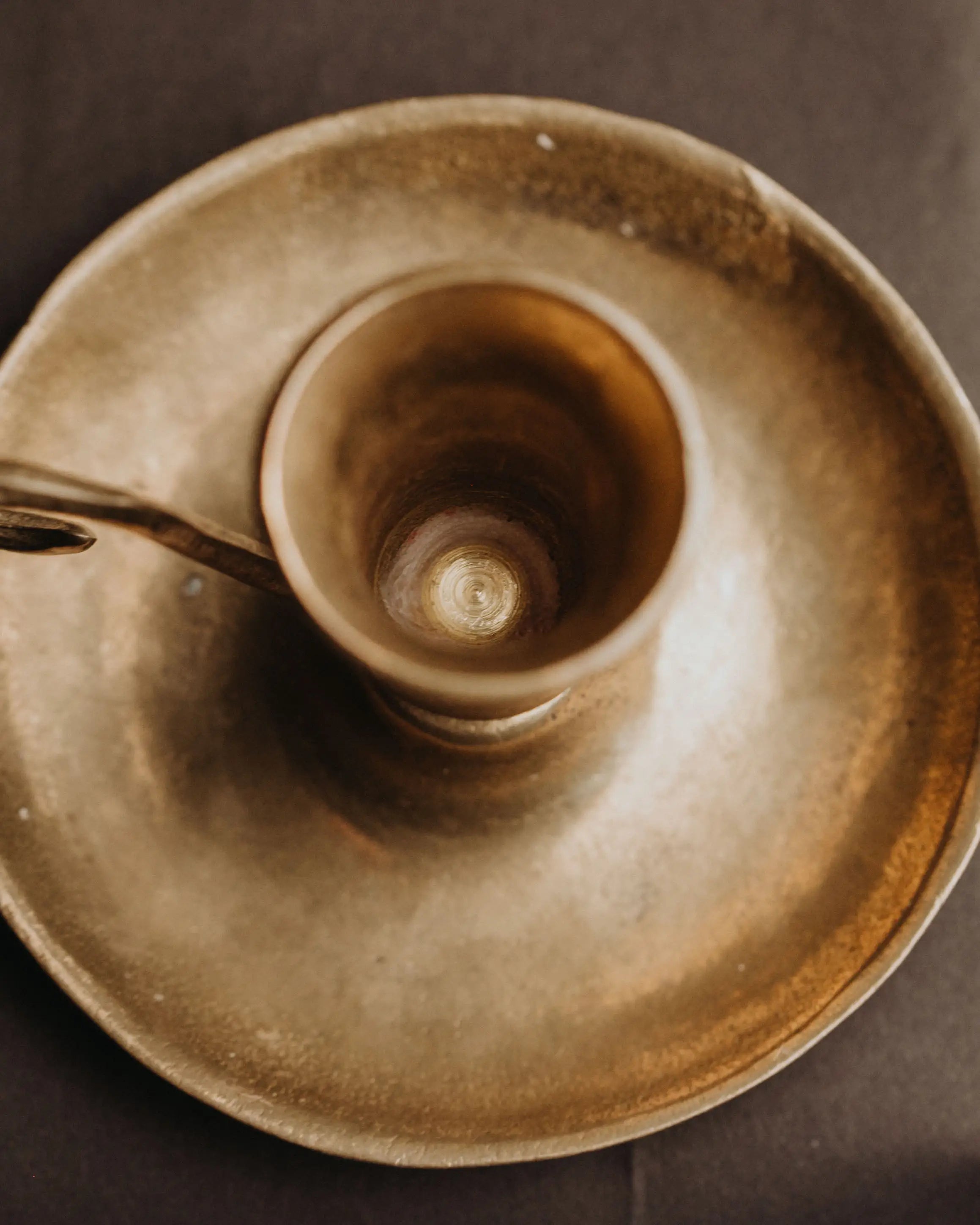 Kerzenhalter aus Messing mit Henkel