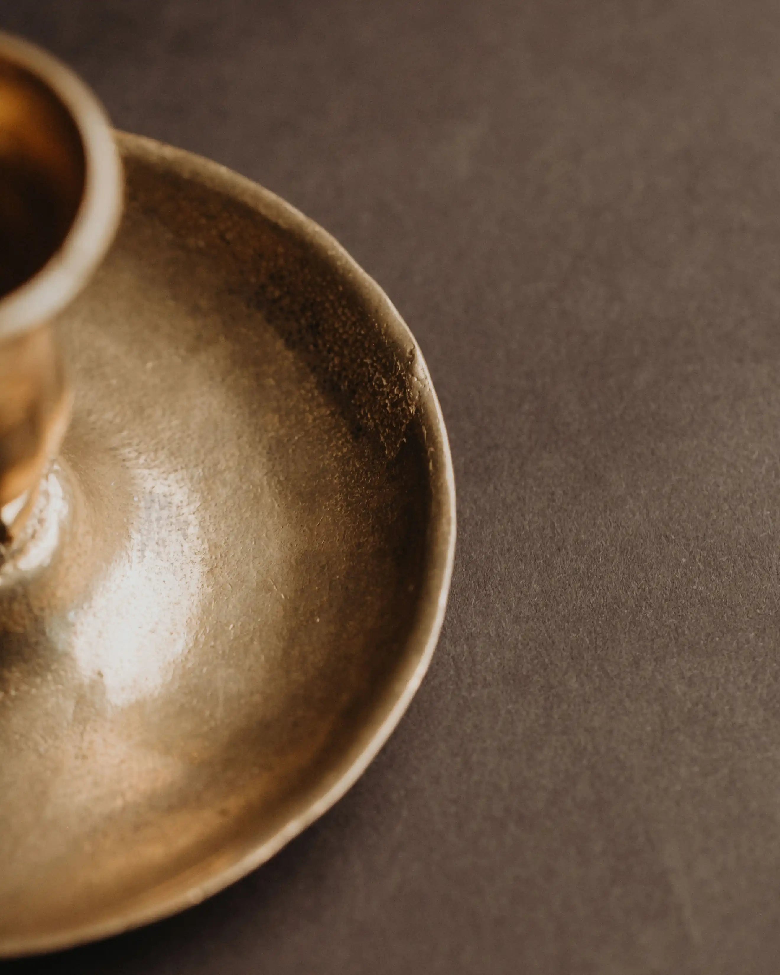 Kerzenhalter aus Messing mit Henkel