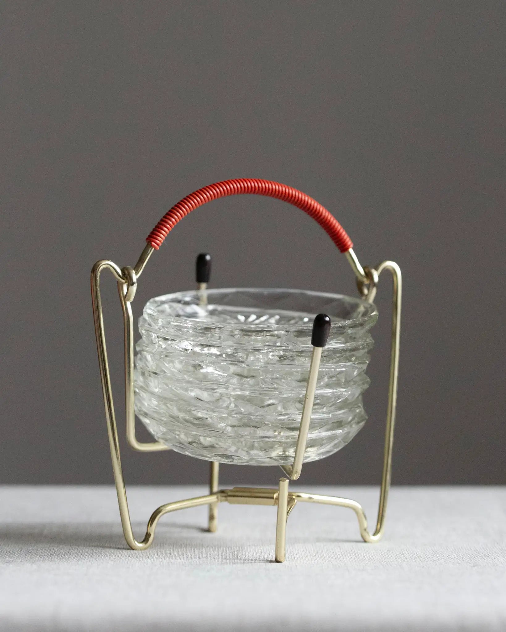 bleikristall-glas-untersetzer-ständer-halterung-rot-gold-vintage