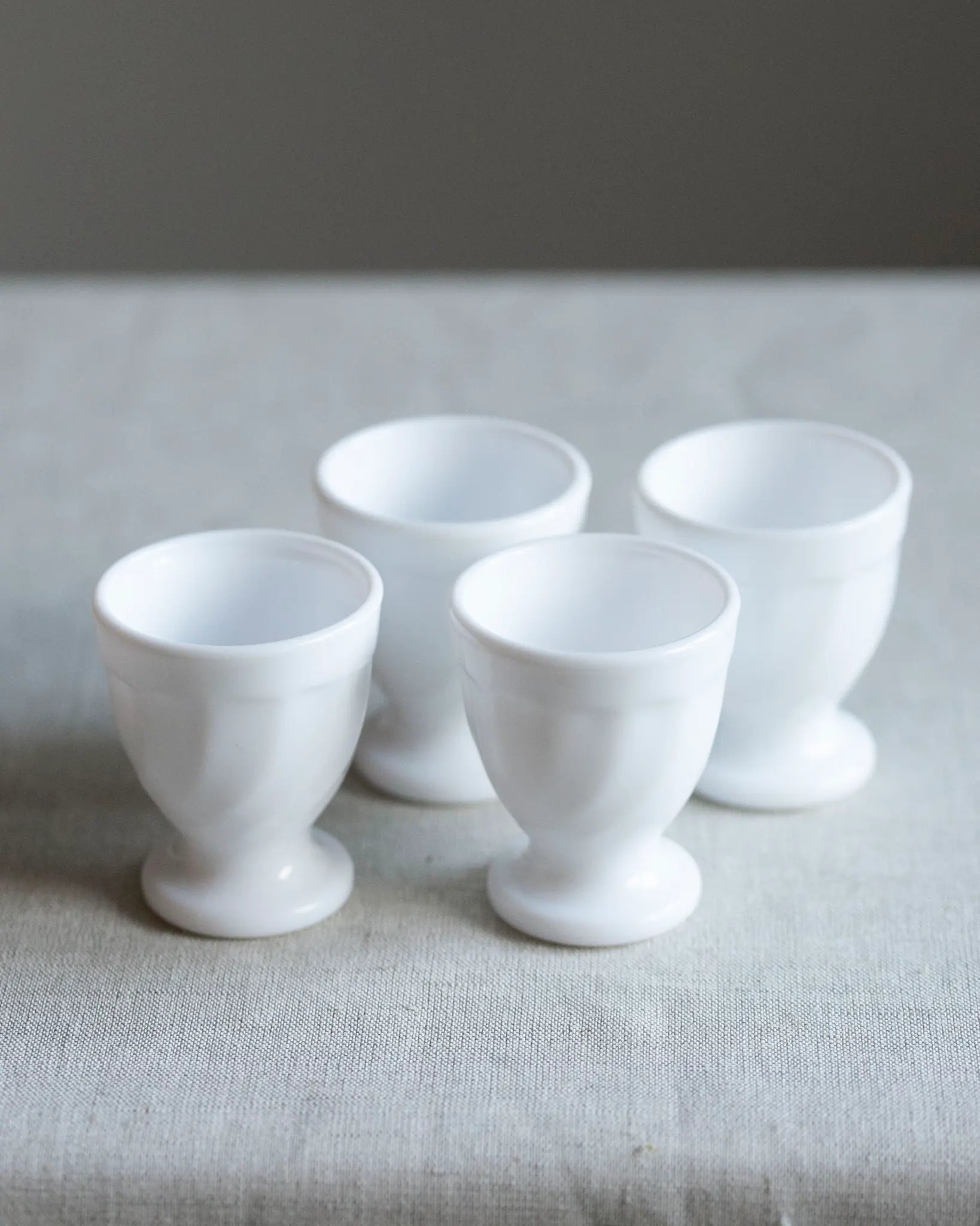 eierbecher-opalglas-weiss-vintage