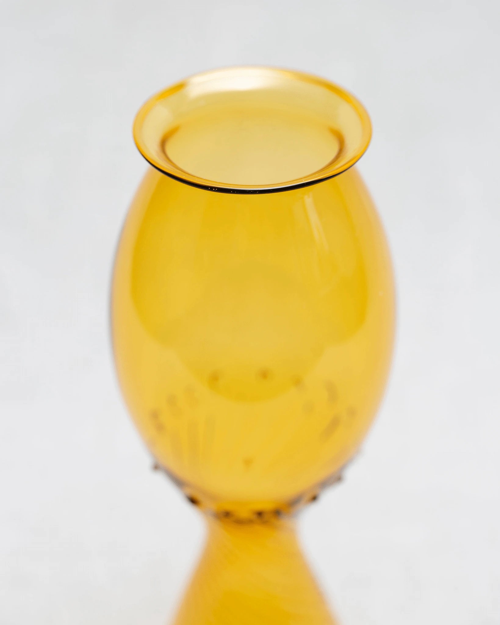 glaskunst-glasvase-vase-bernsteinfarben-gelb-vintage