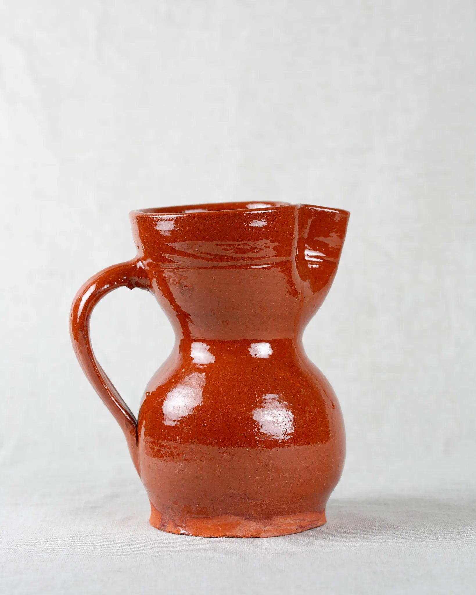 kanne-braun-handmade-töpferware-ton